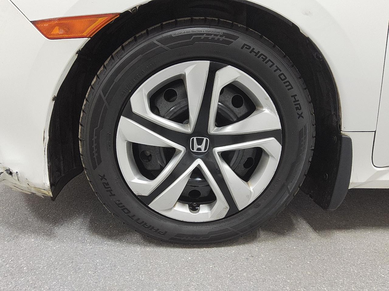 2016 Honda Civic Lx Белый vin: 19XFC2F51GE055574 Damage: Left Front Wheel Cover, Curb Rash, 3 To 4 Inches