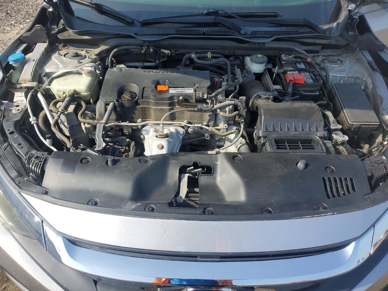2018 Honda Civic Lx Silver vin: 19XFC2F52JE008268