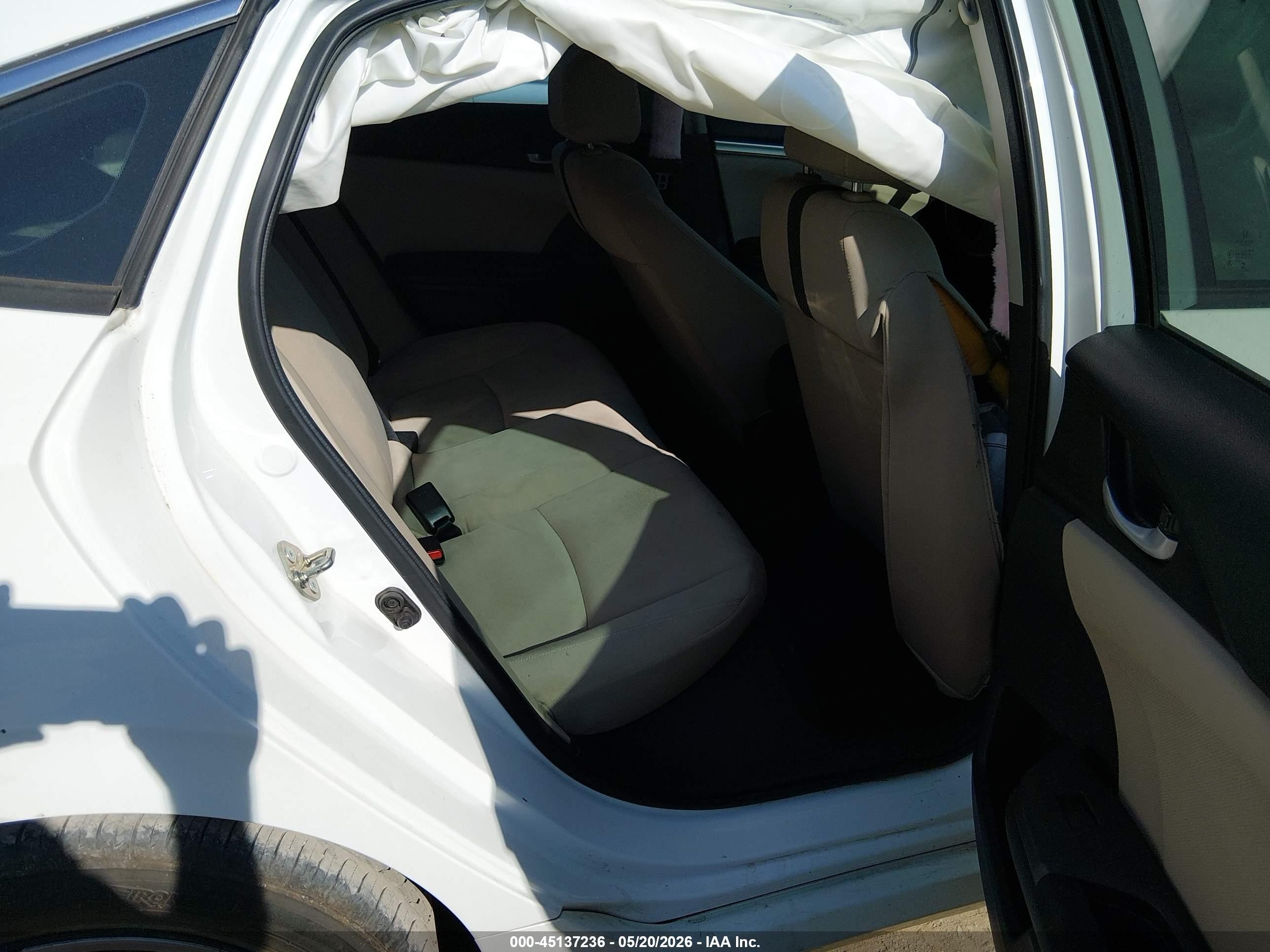 2016 Honda Civic Lx White vin: 19XFC2F53GE058086