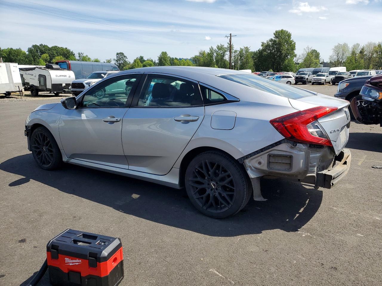 2018 Honda Civic Lx Серебряный vin: 19XFC2F53JE205224
