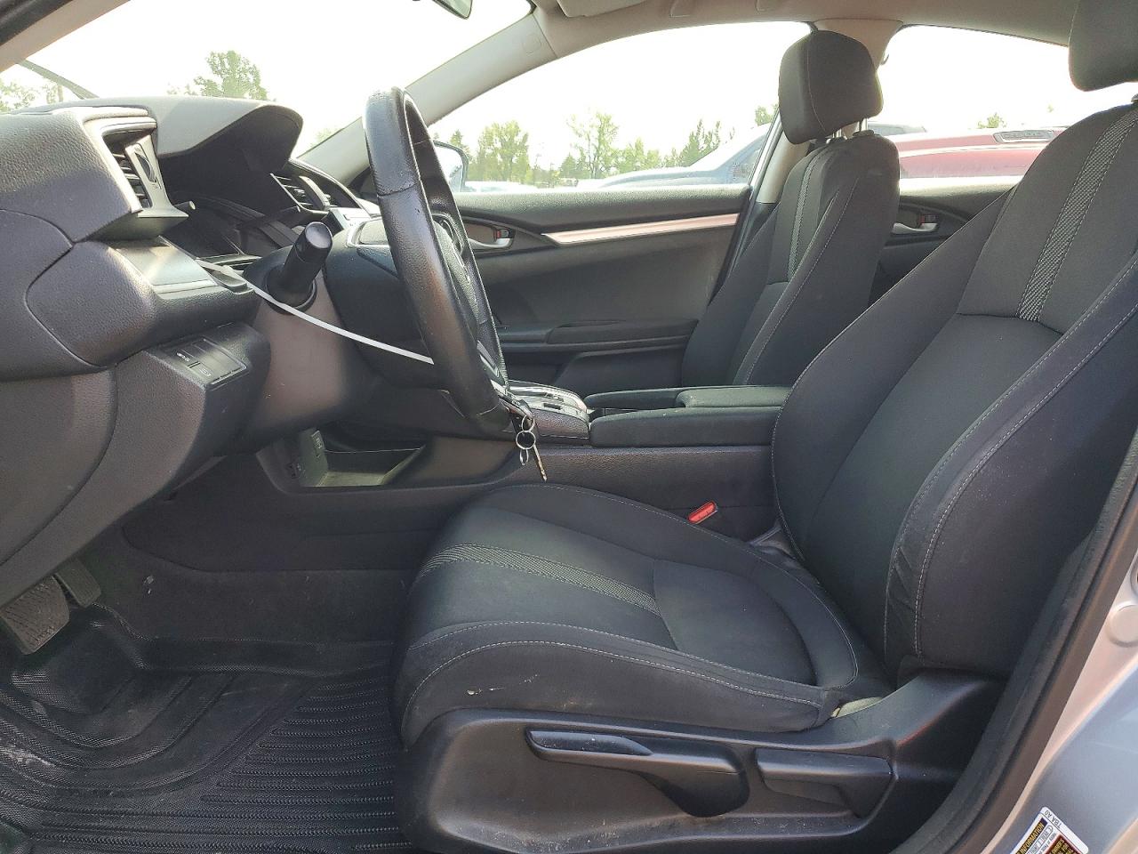 2018 Honda Civic Lx Серебряный vin: 19XFC2F53JE205224