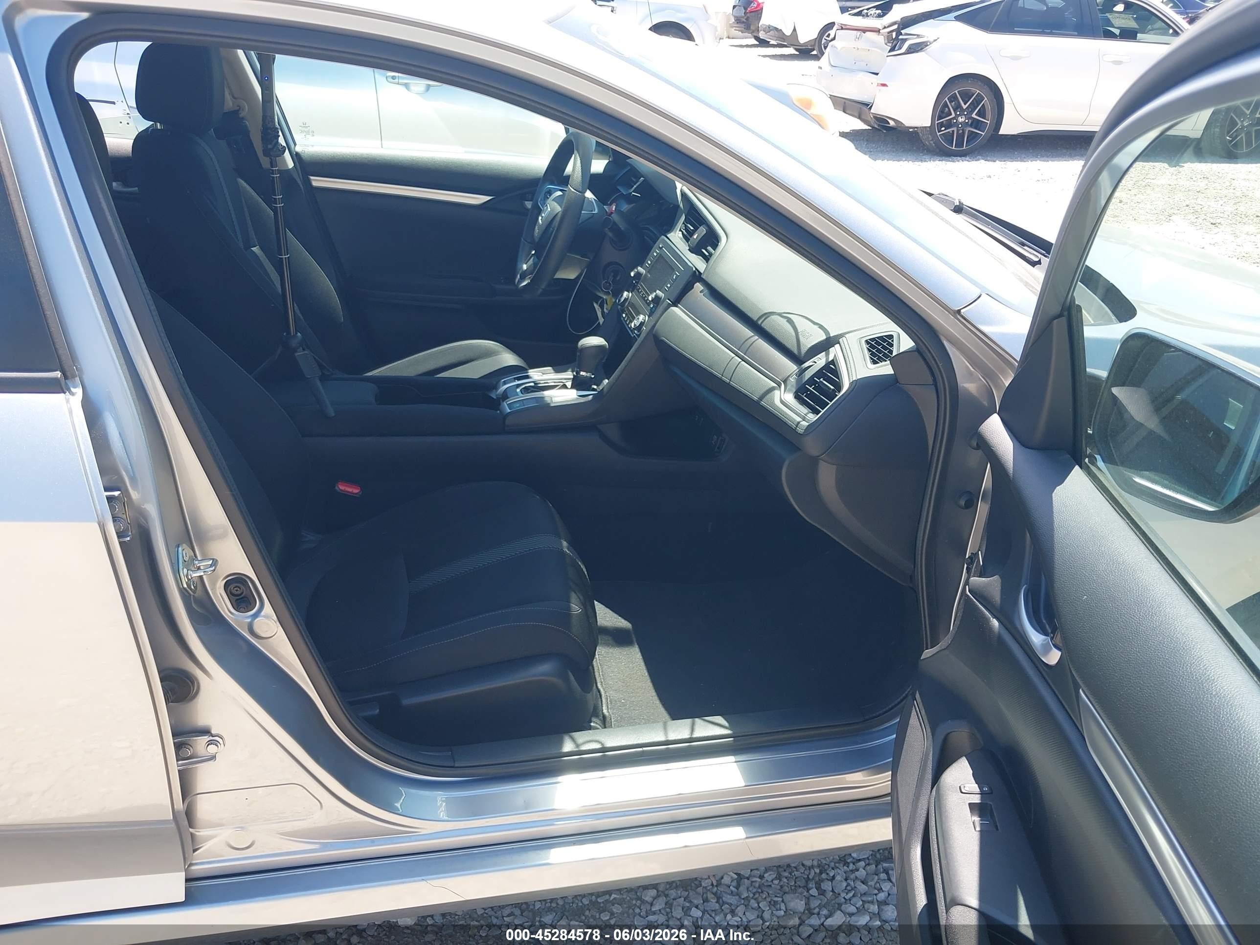 2016 Honda Civic Lx Silver vin: 19XFC2F54GE048571