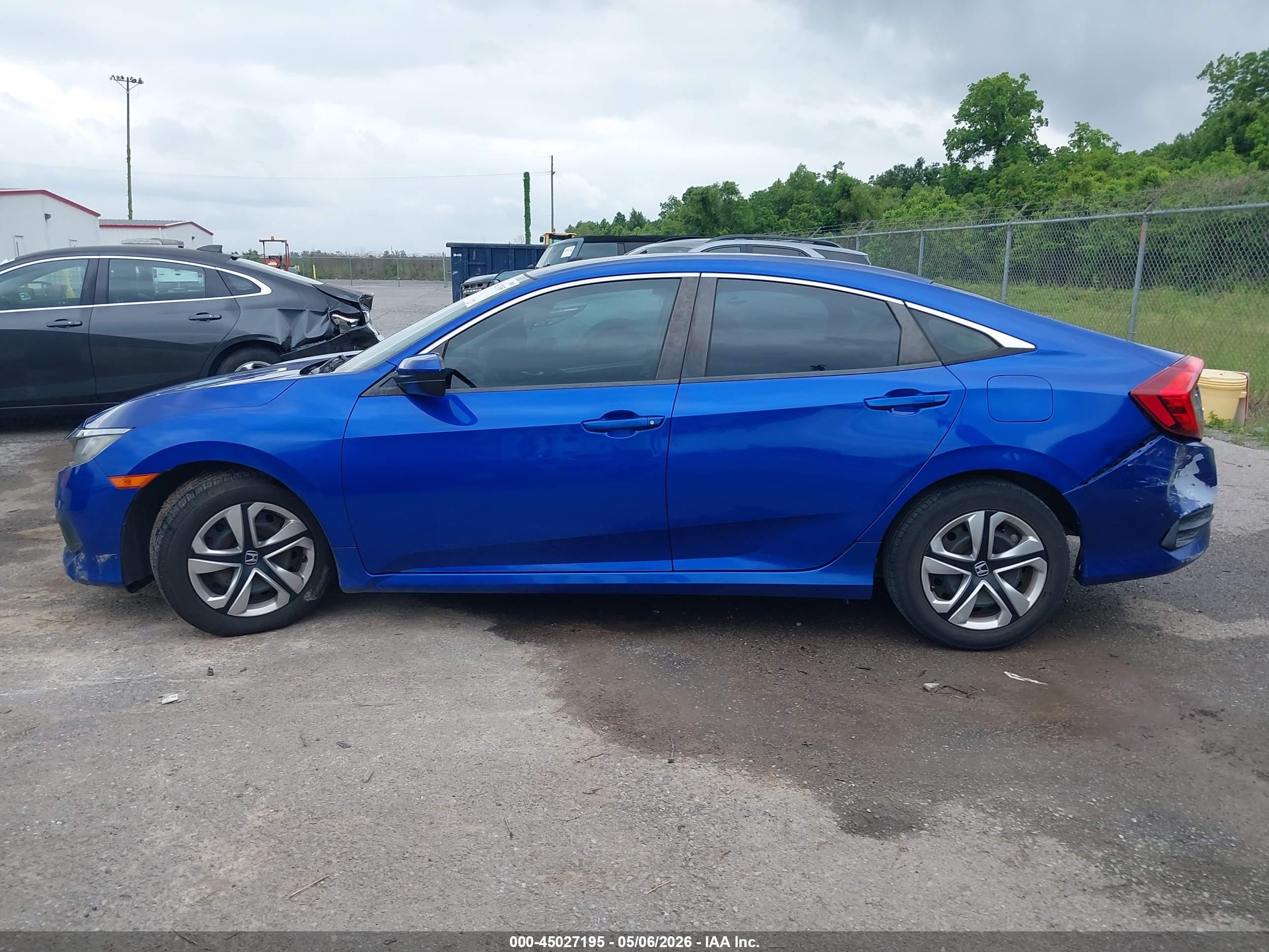 2016 Honda Civic Lx Синий vin: 19XFC2F54GE088763