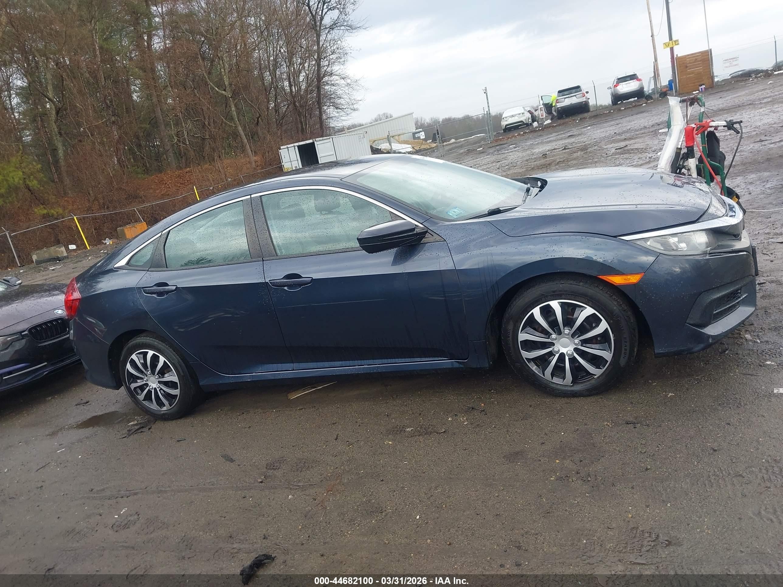 2016 Honda Civic Lx Blue vin: 19XFC2F57GE204750