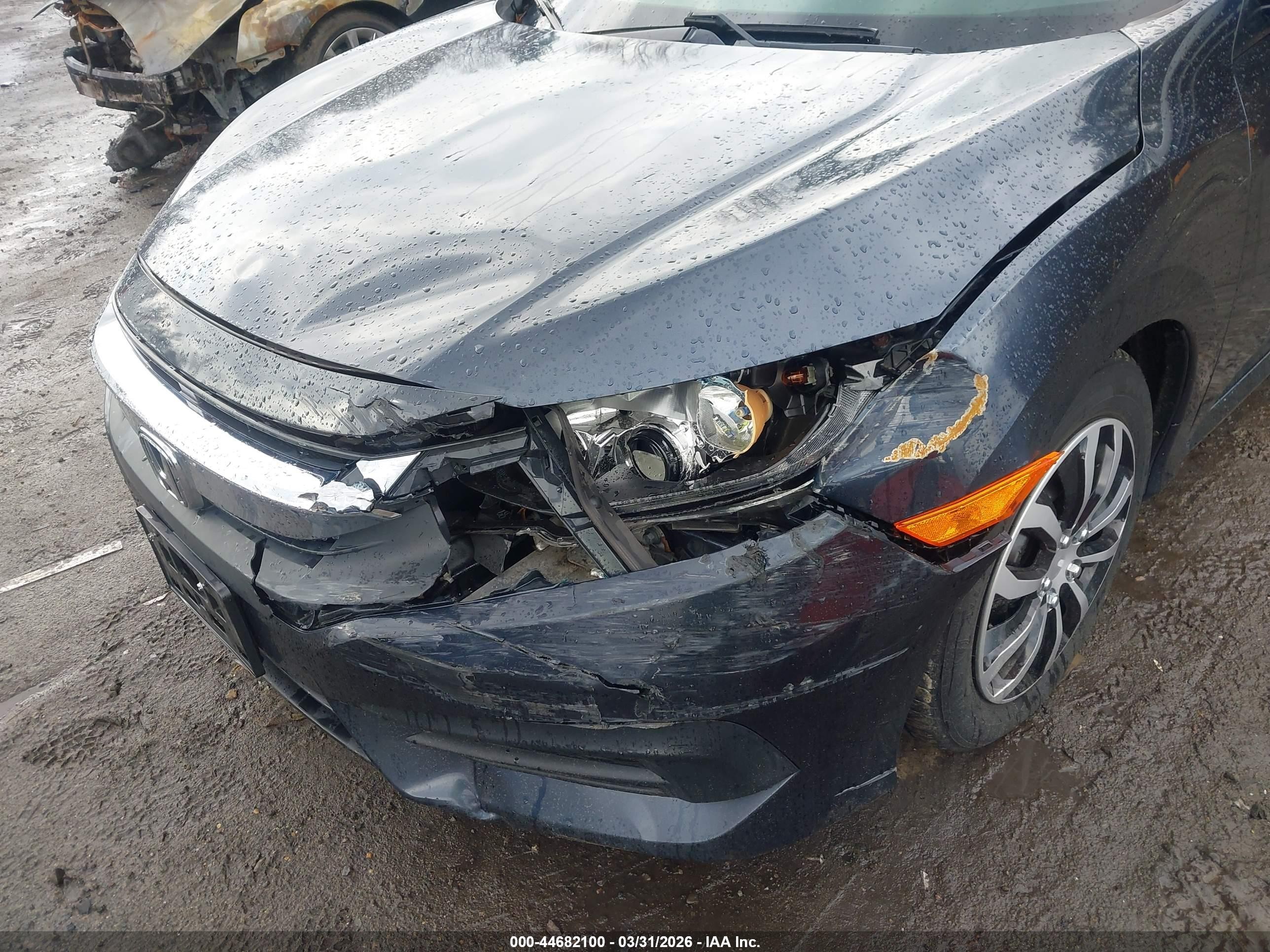2016 Honda Civic Lx Blue vin: 19XFC2F57GE204750