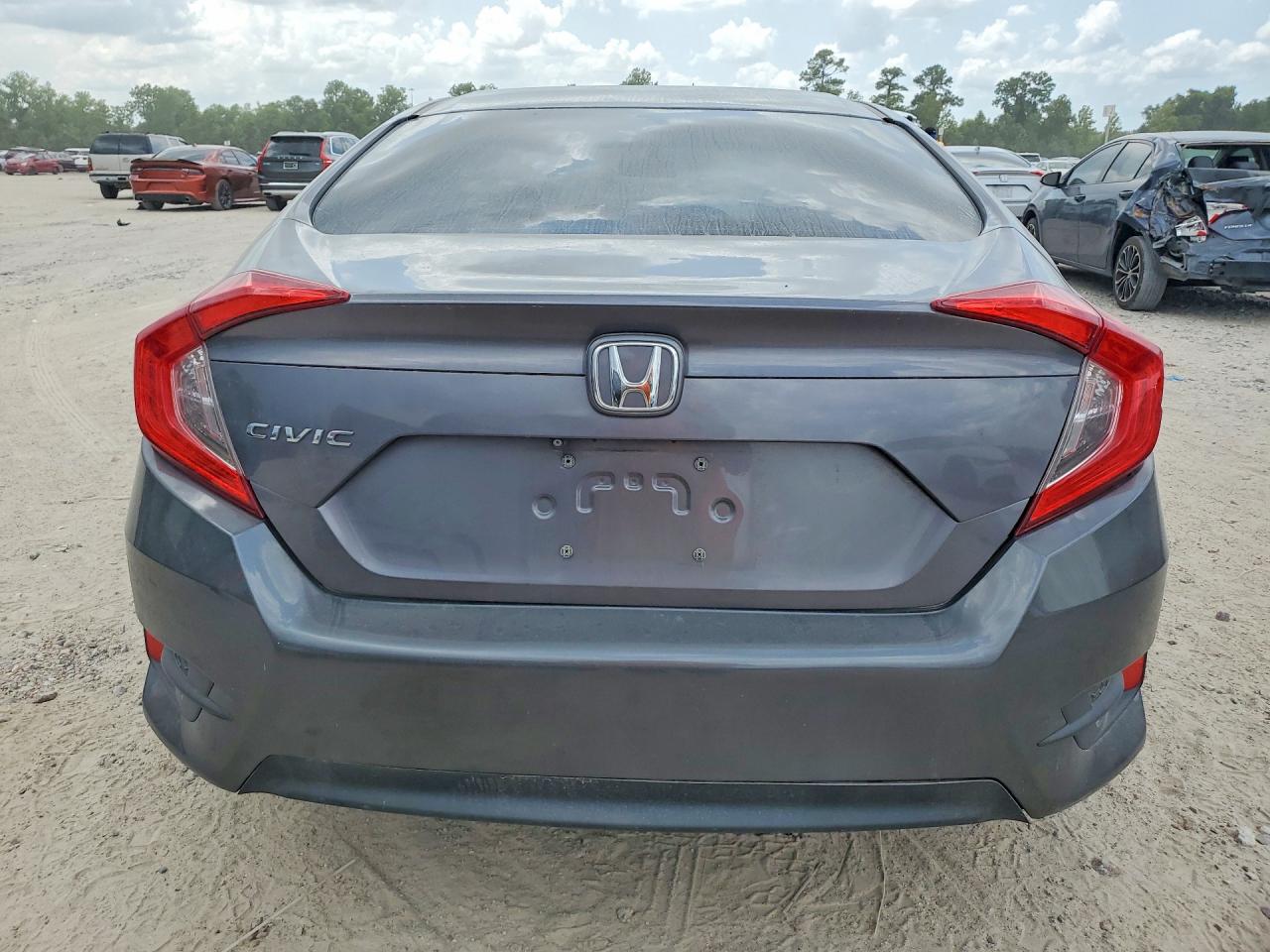 2018 Honda Civic Lx Gray vin: 19XFC2F57JE019749