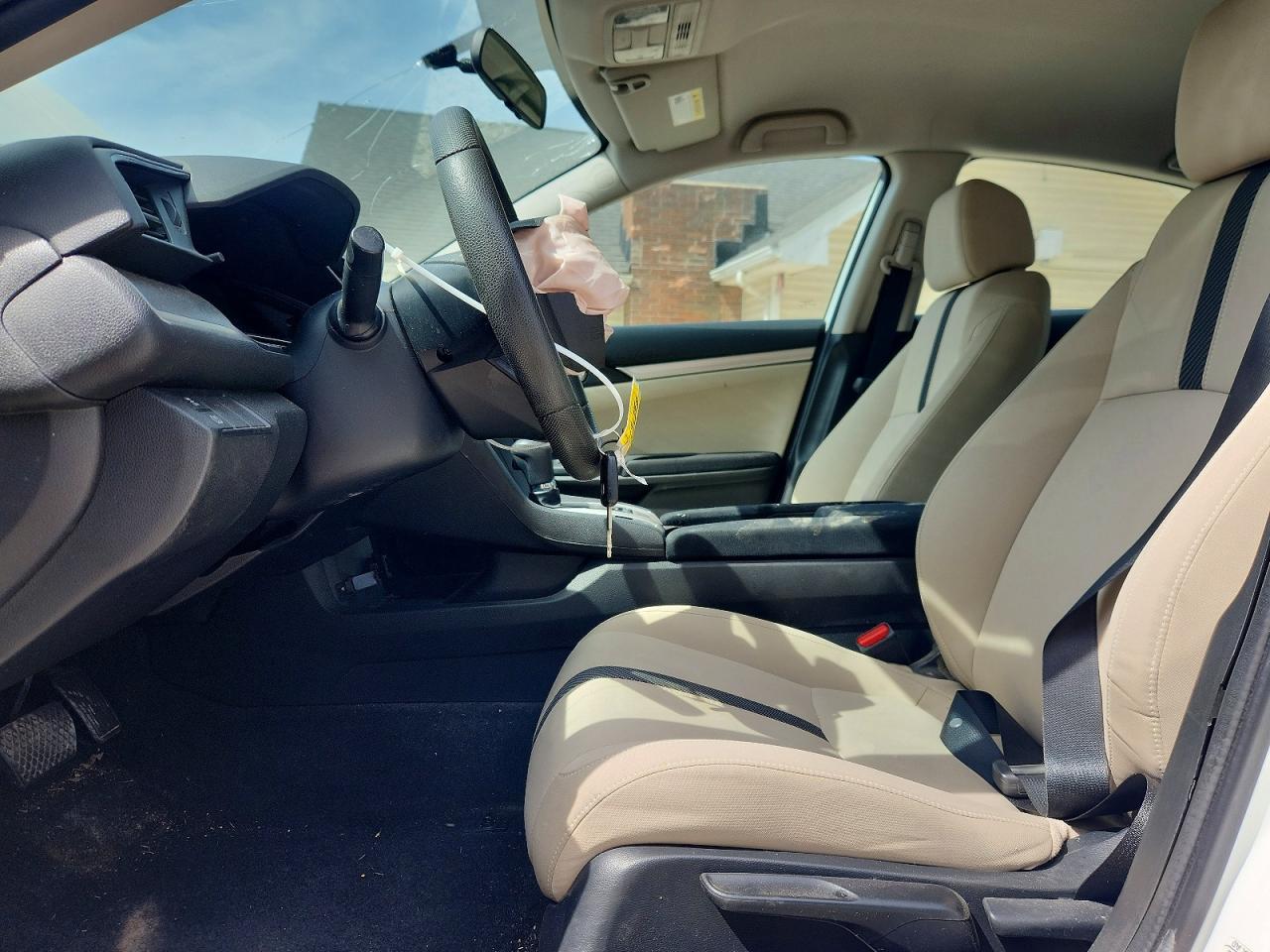 2018 Honda Civic Lx White vin: 19XFC2F58JE017511