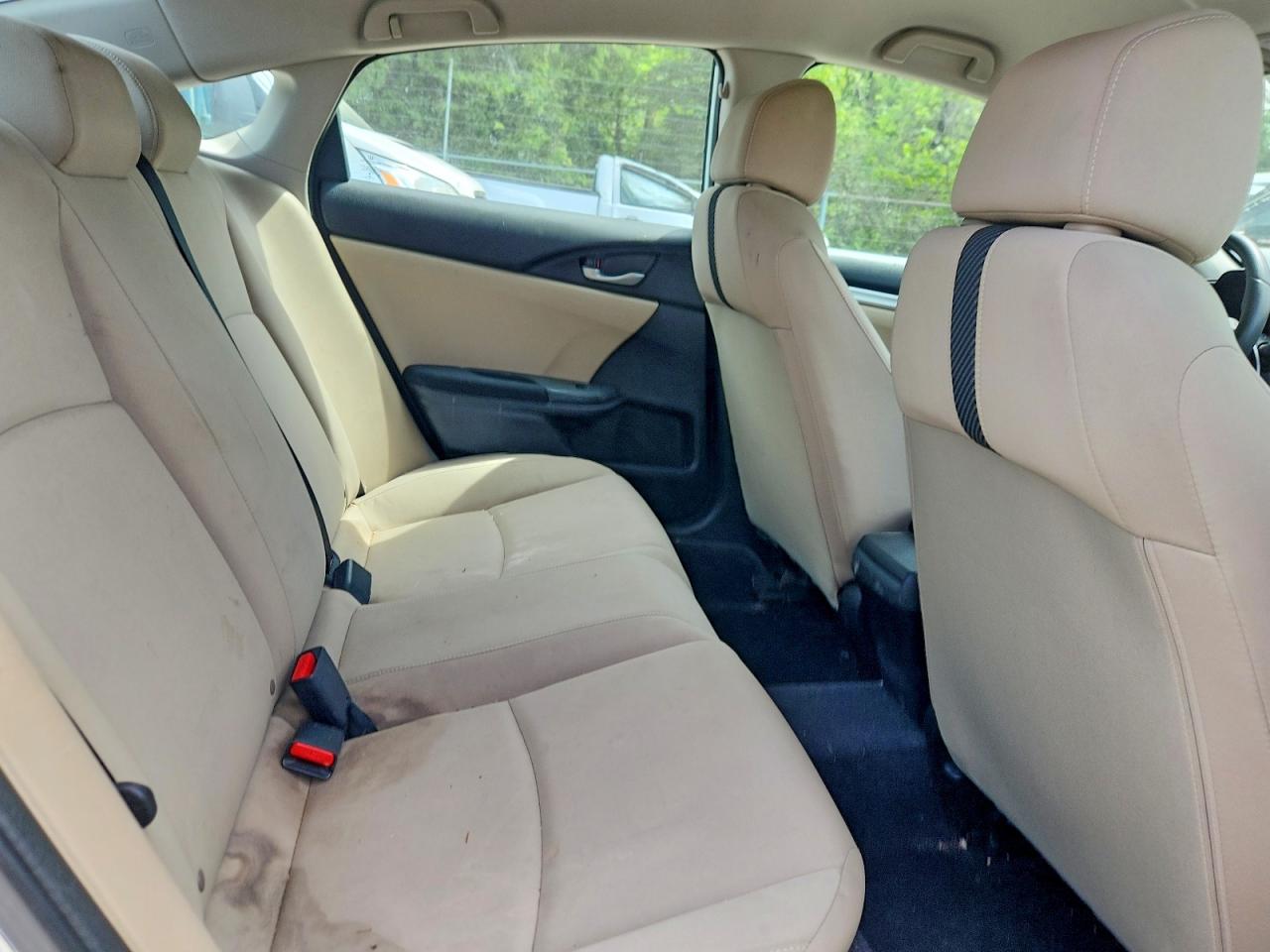 2018 Honda Civic Lx White vin: 19XFC2F58JE017511