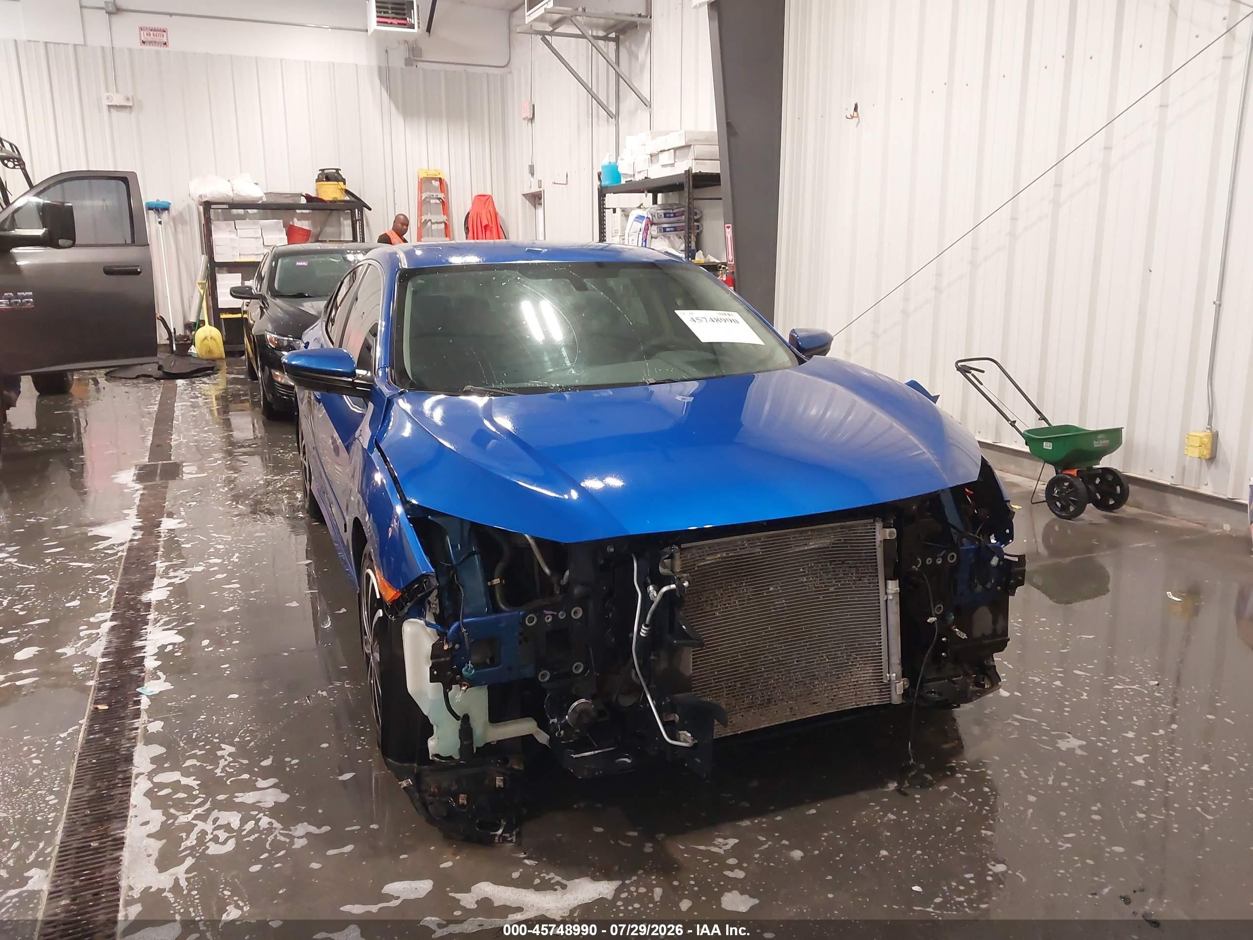 2018 Honda Civic Lx Blue vin: 19XFC2F59JE003665