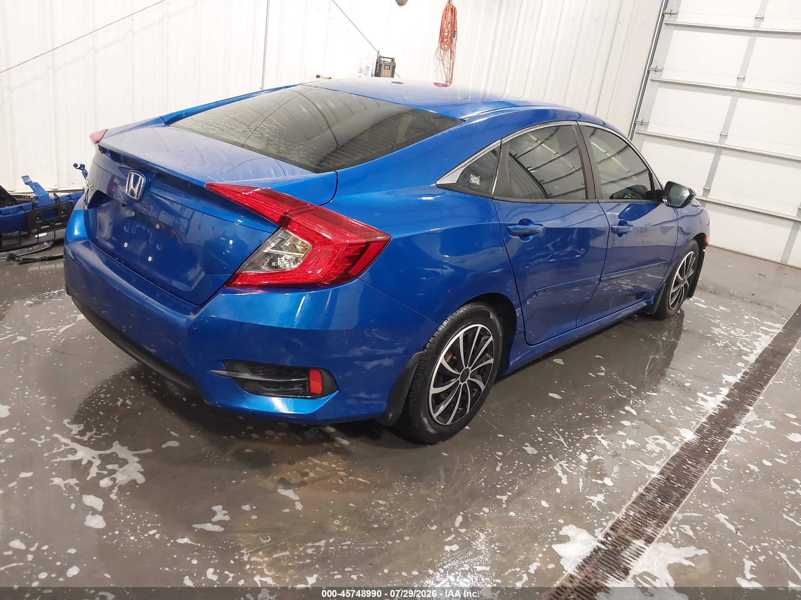2018 Honda Civic Lx Blue vin: 19XFC2F59JE003665