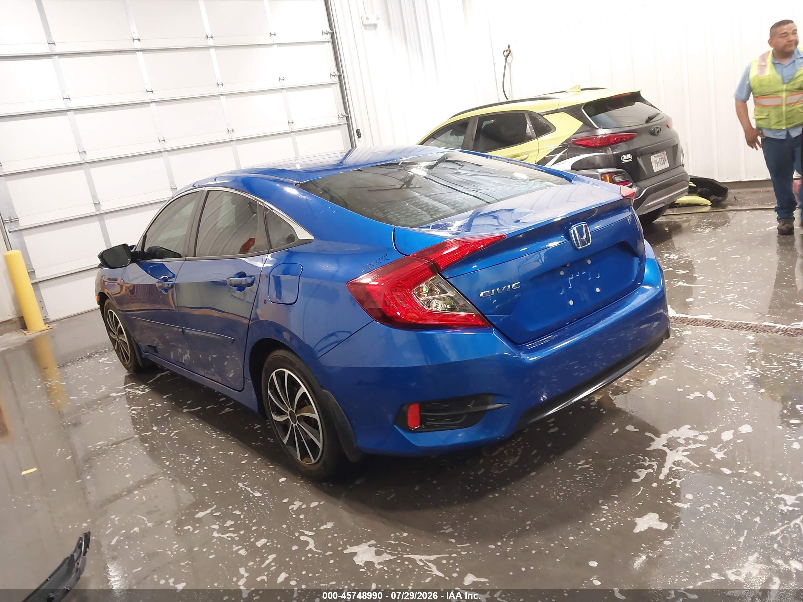 2018 Honda Civic Lx Blue vin: 19XFC2F59JE003665