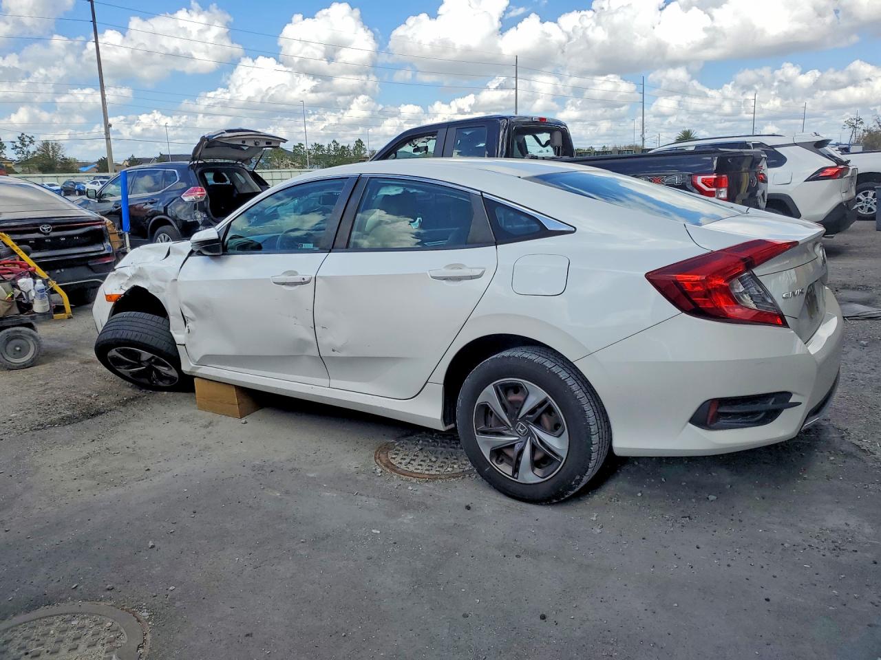 2020 Honda Civic Lx White vin: 19XFC2F61LE010671