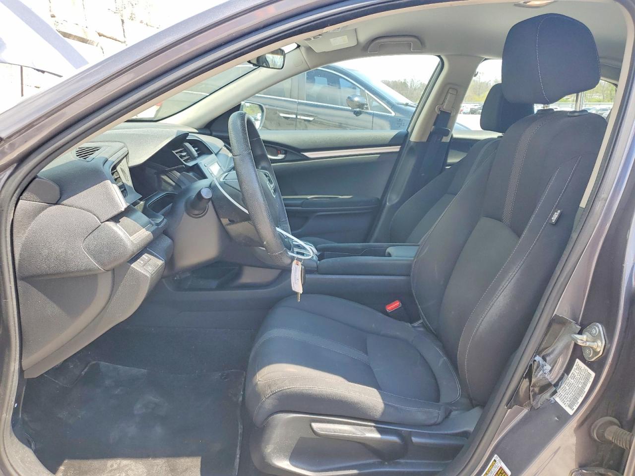 2019 Honda Civic Lx Gray vin: 19XFC2F63KE031052