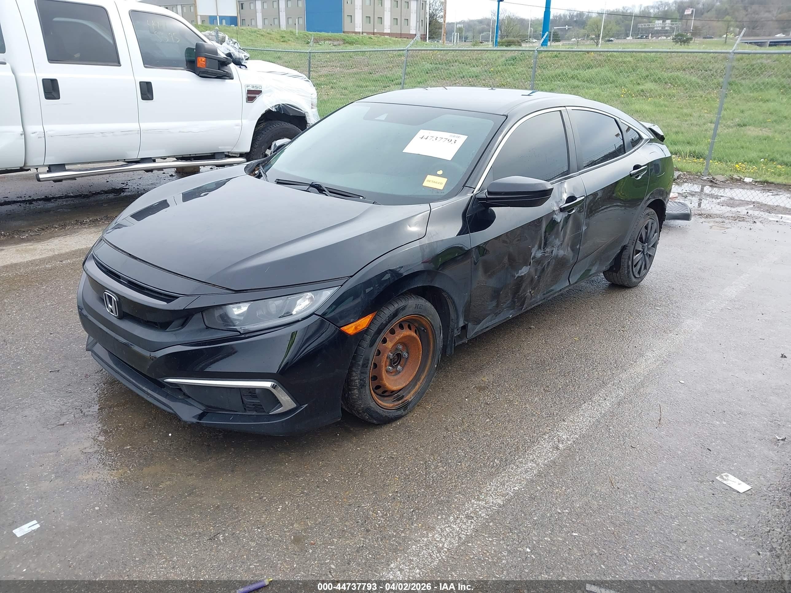2019 Honda Civic Lx Черный vin: 19XFC2F64KE021047