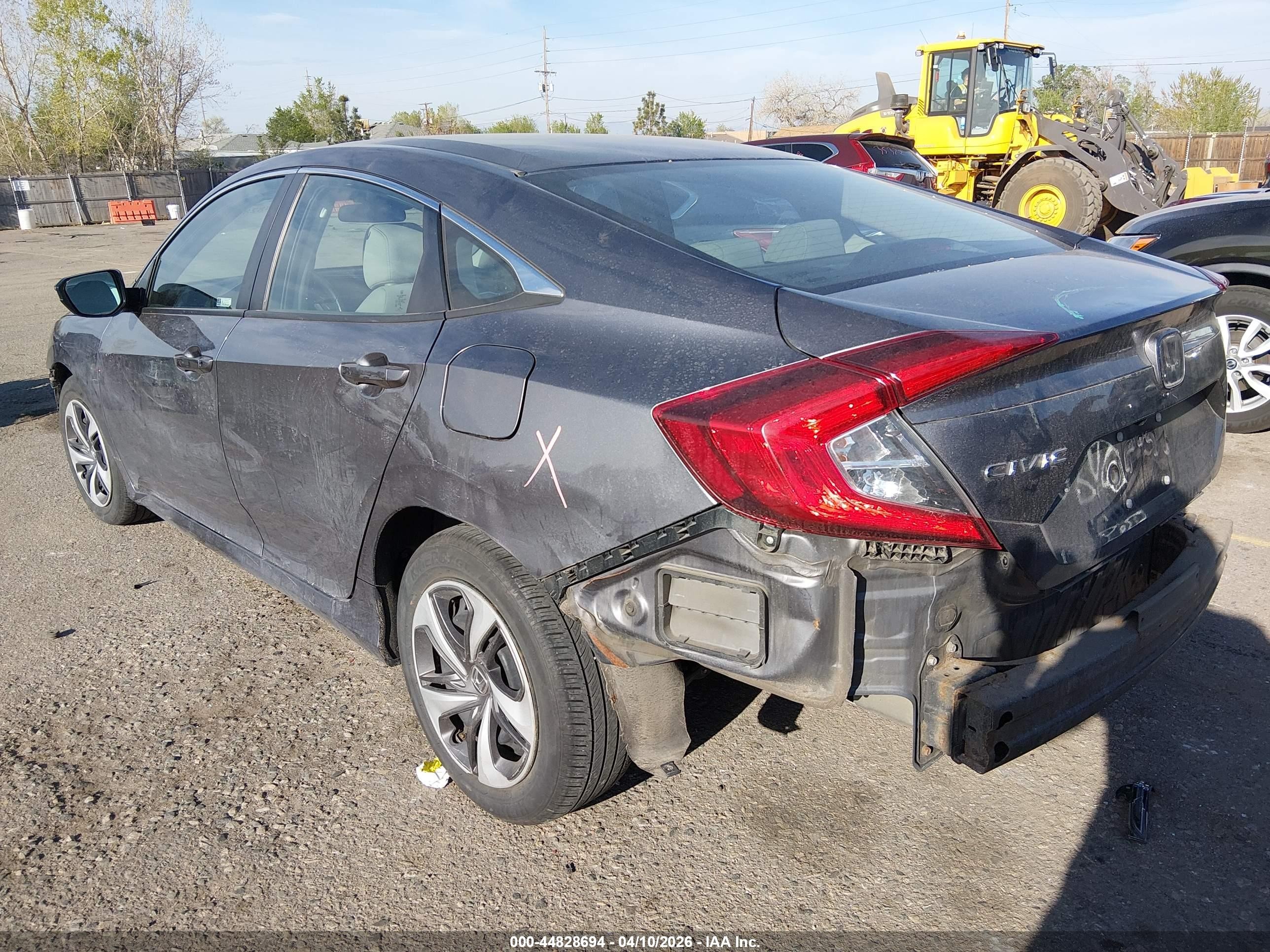2019 Honda Civic Lx Silver vin: 19XFC2F66KE020398