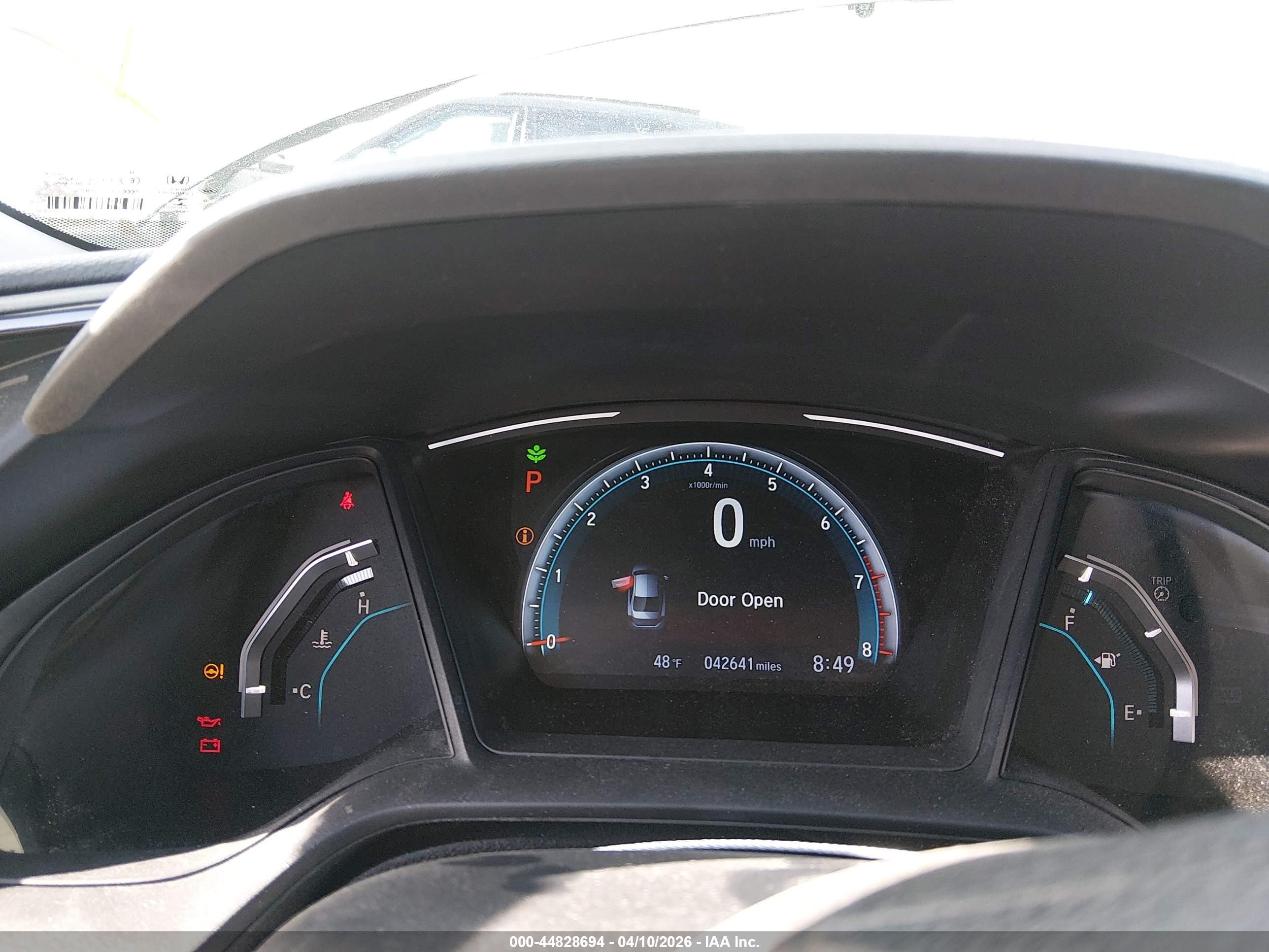 2019 Honda Civic Lx Silver vin: 19XFC2F66KE020398