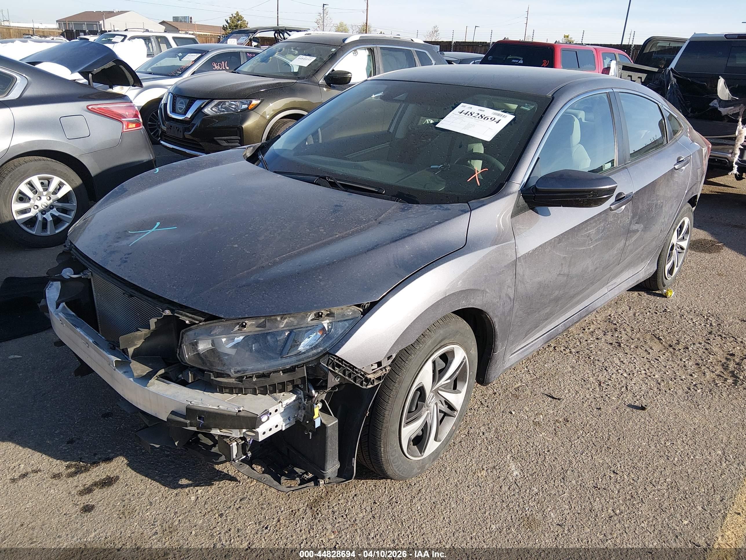2019 Honda Civic Lx Silver vin: 19XFC2F66KE020398