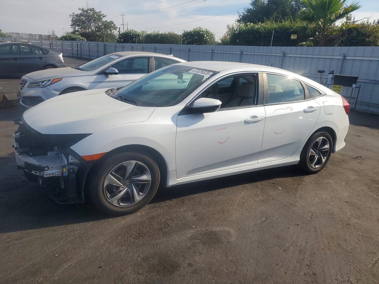 2019 Honda Civic Lx White vin: 19XFC2F66KE207236