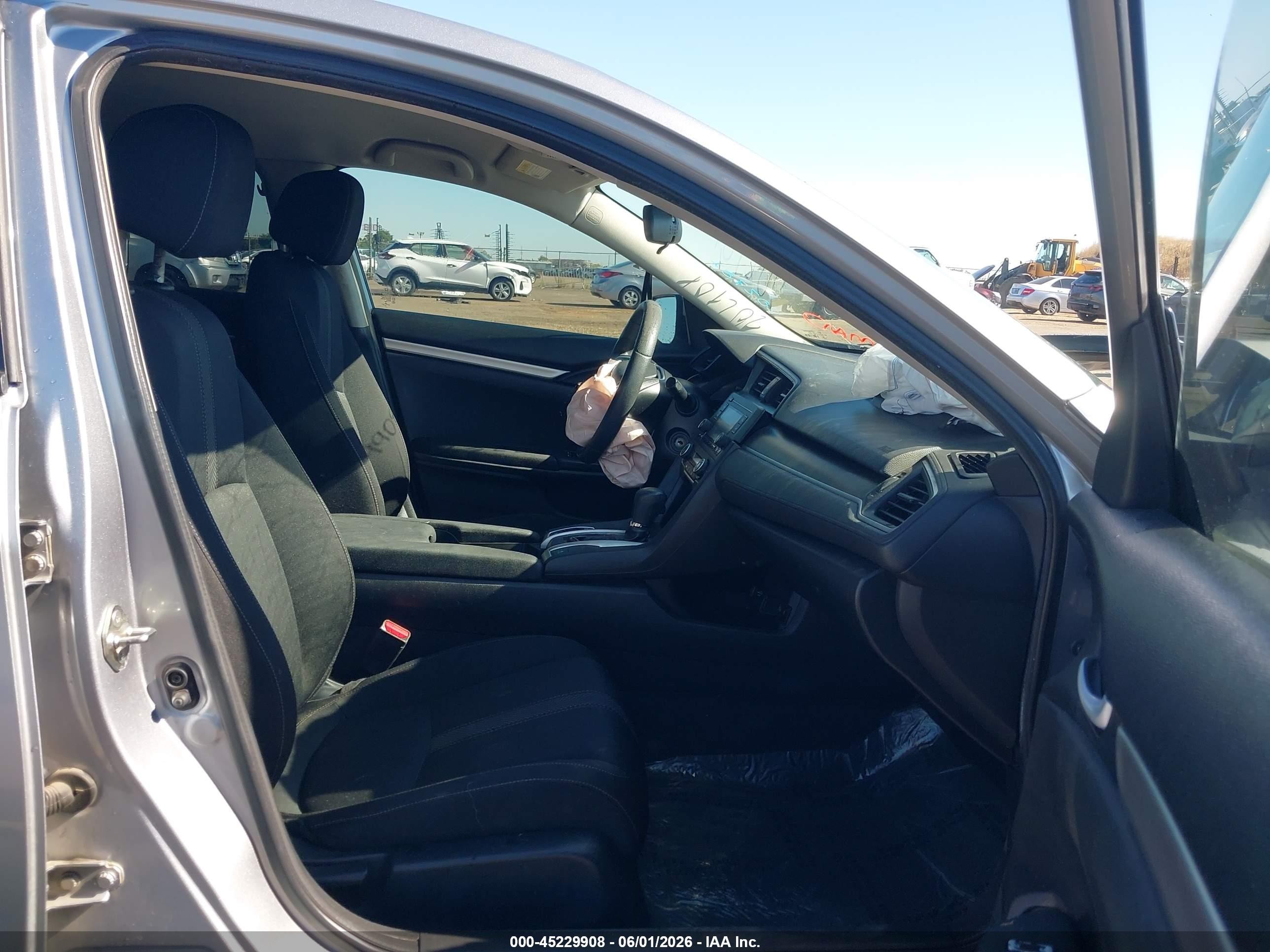 2019 Honda Civic Lx Silver vin: 19XFC2F67KE202787