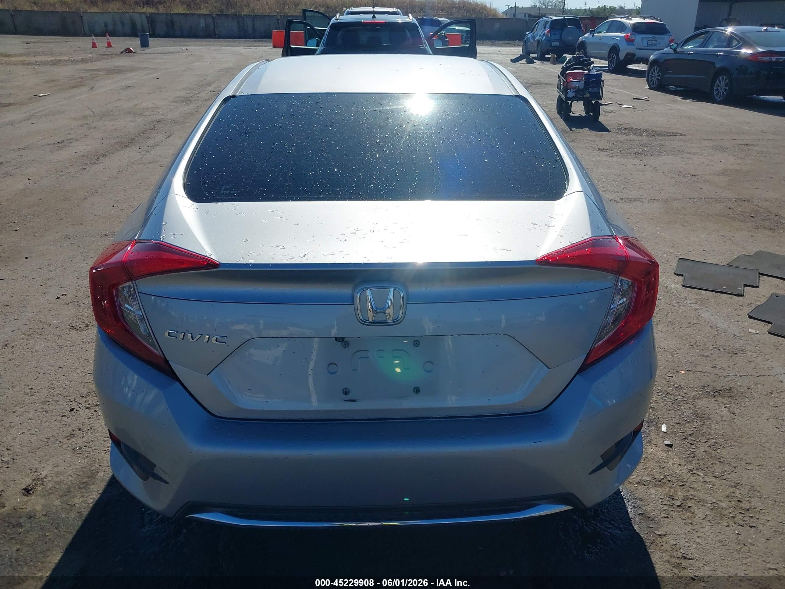 2019 Honda Civic Lx Silver vin: 19XFC2F67KE202787