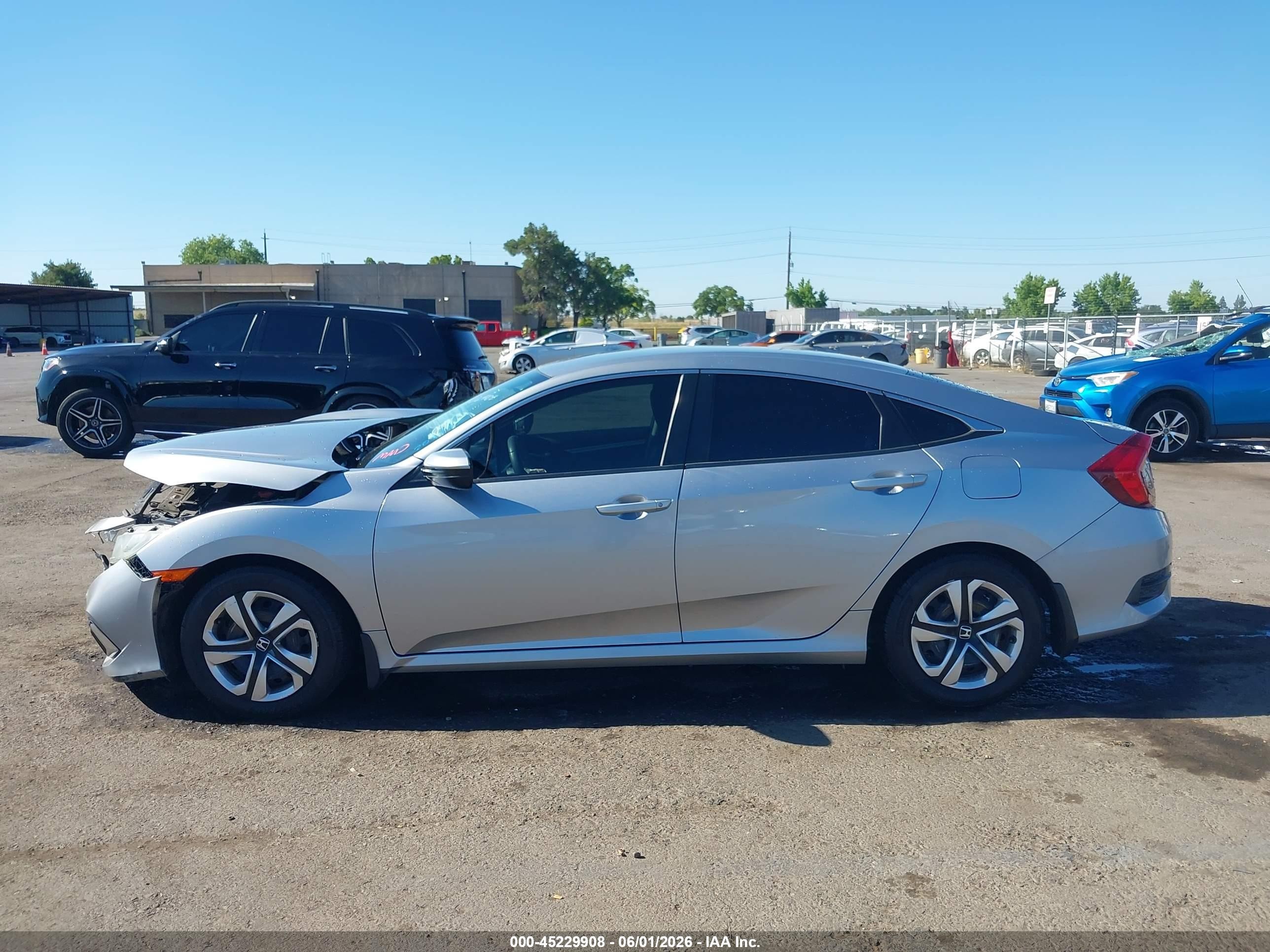 2019 Honda Civic Lx Silver vin: 19XFC2F67KE202787