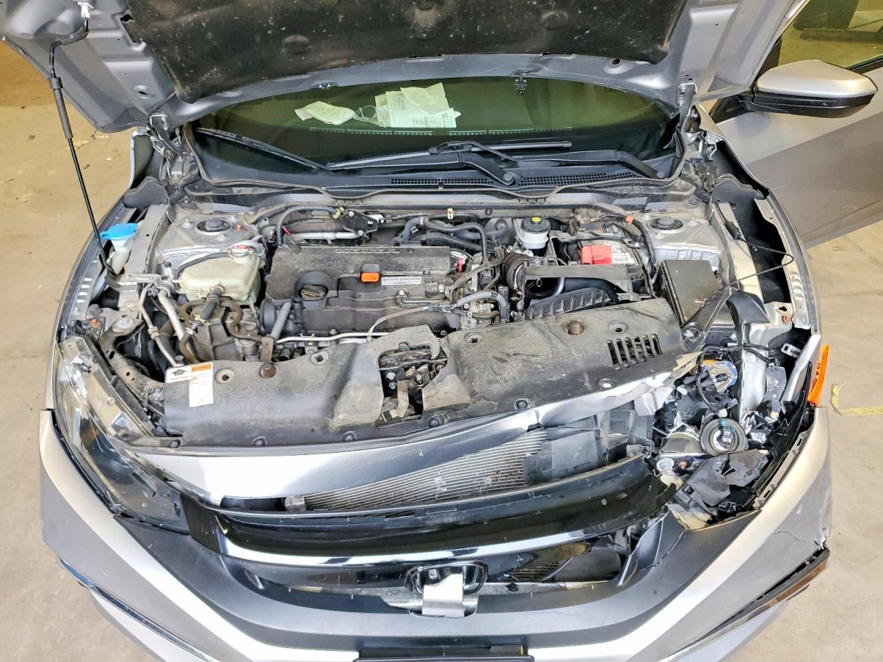 2020 Honda Civic Lx Серебряный vin: 19XFC2F67LE026972
