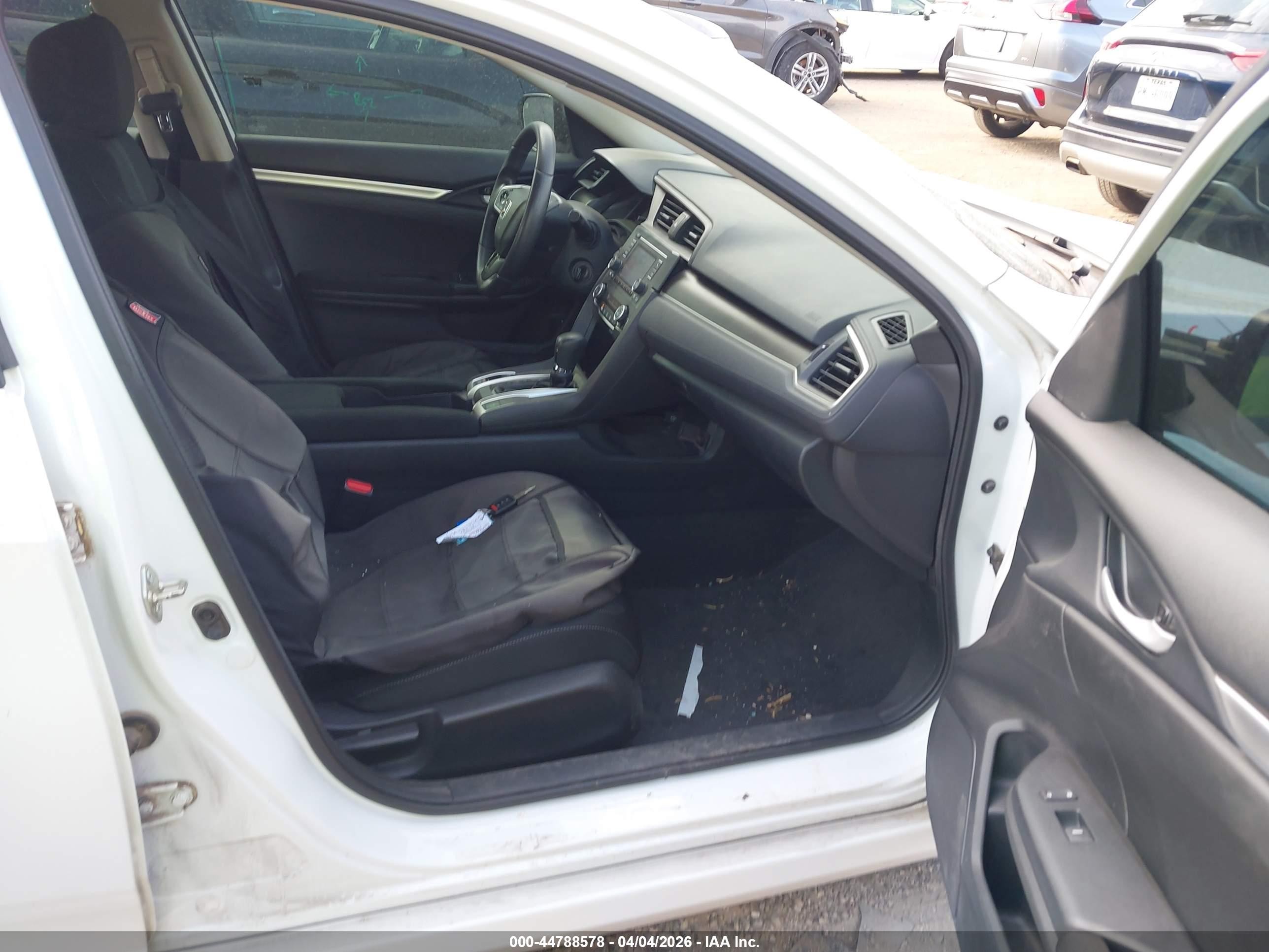 2020 Honda Civic Lx White vin: 19XFC2F6XLE024133