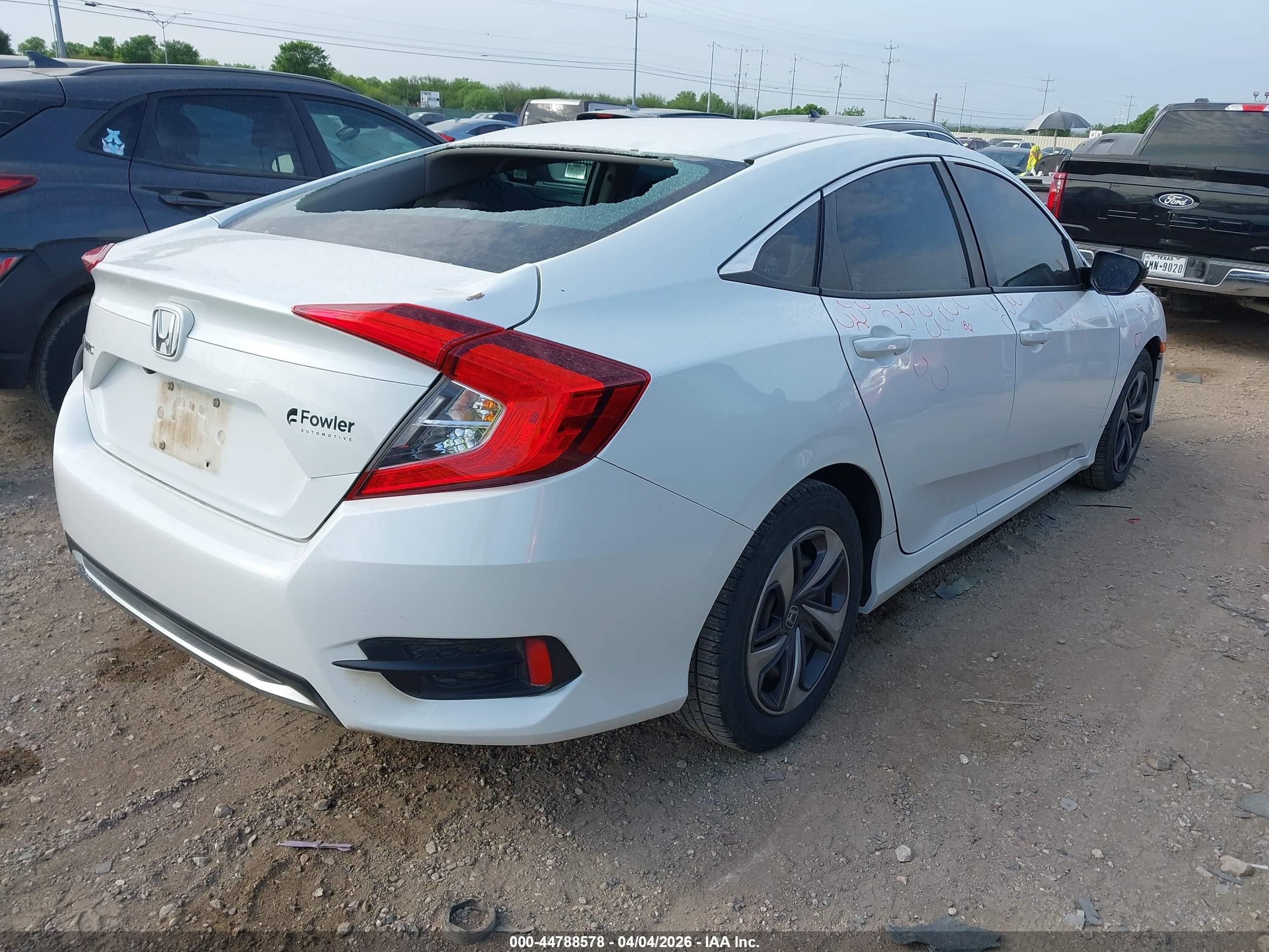 2020 Honda Civic Lx White vin: 19XFC2F6XLE024133