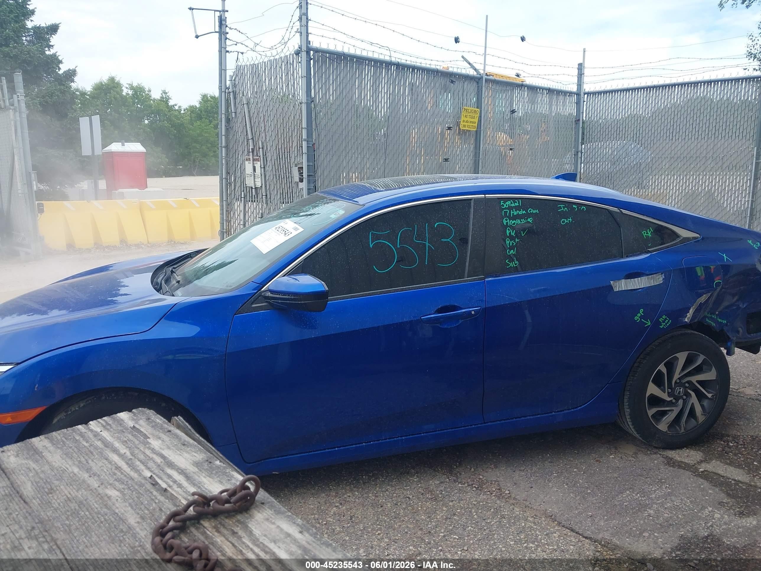 2017 Honda Civic Ex Blue vin: 19XFC2F70HE064883