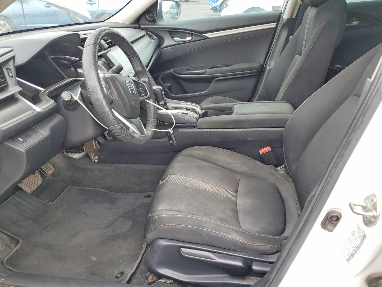 2018 Honda Civic Ex White vin: 19XFC2F70JE206929