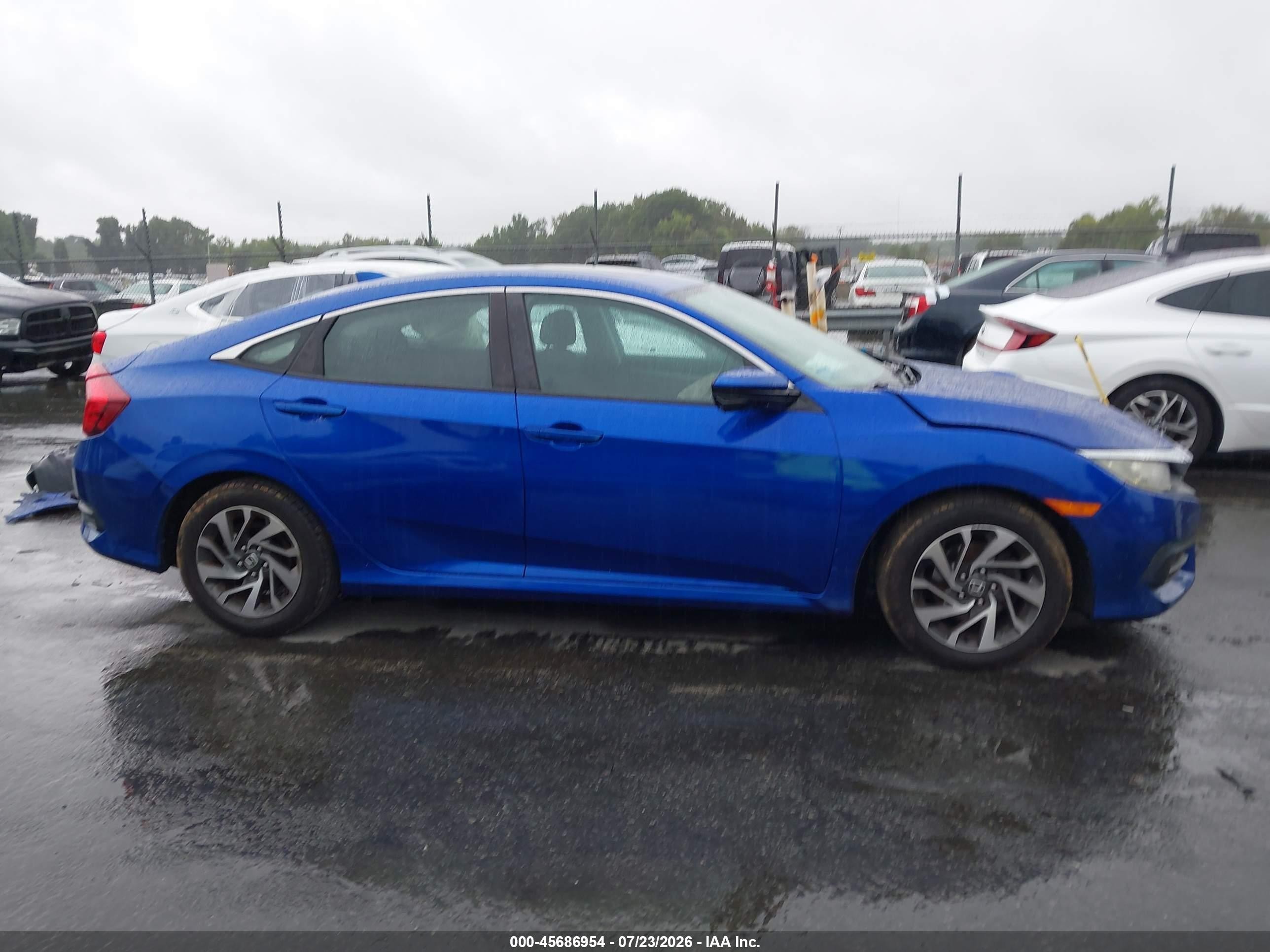2017 Honda Civic Ex Синий vin: 19XFC2F71HE217559