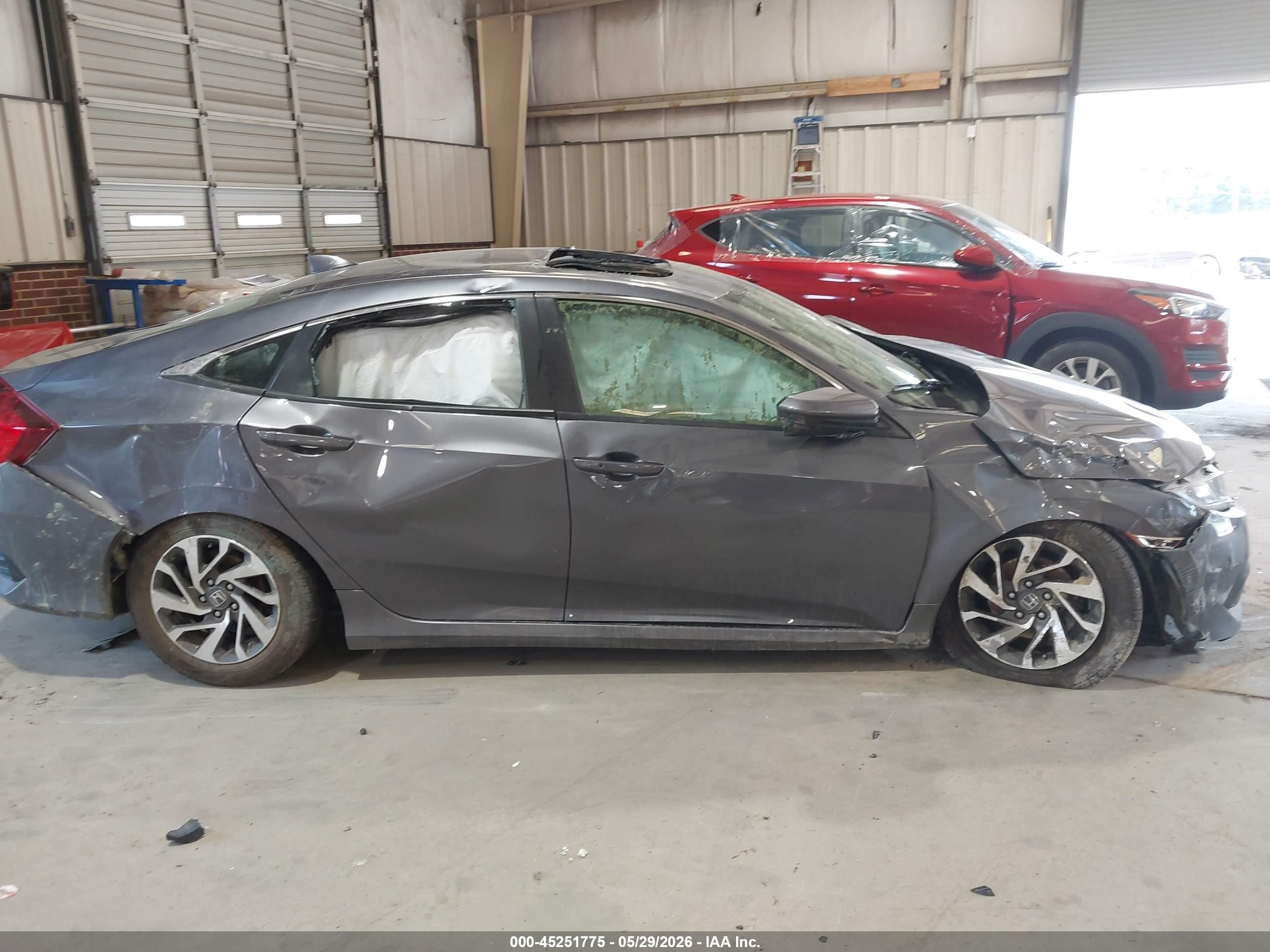 2018 Honda Civic Ex Gray vin: 19XFC2F72JE030160