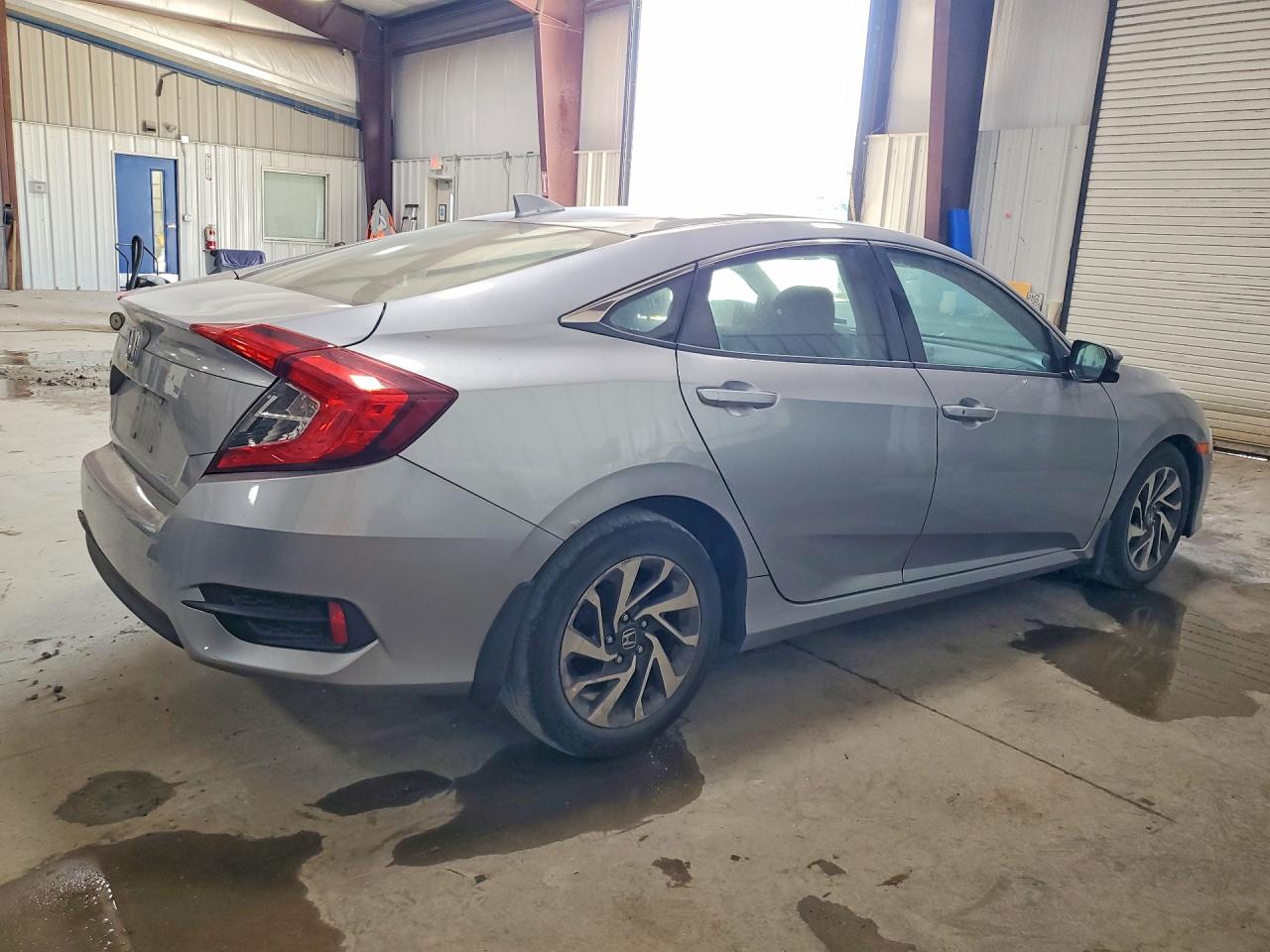 2018 Honda Civic Ex Silver vin: 19XFC2F72JE205782