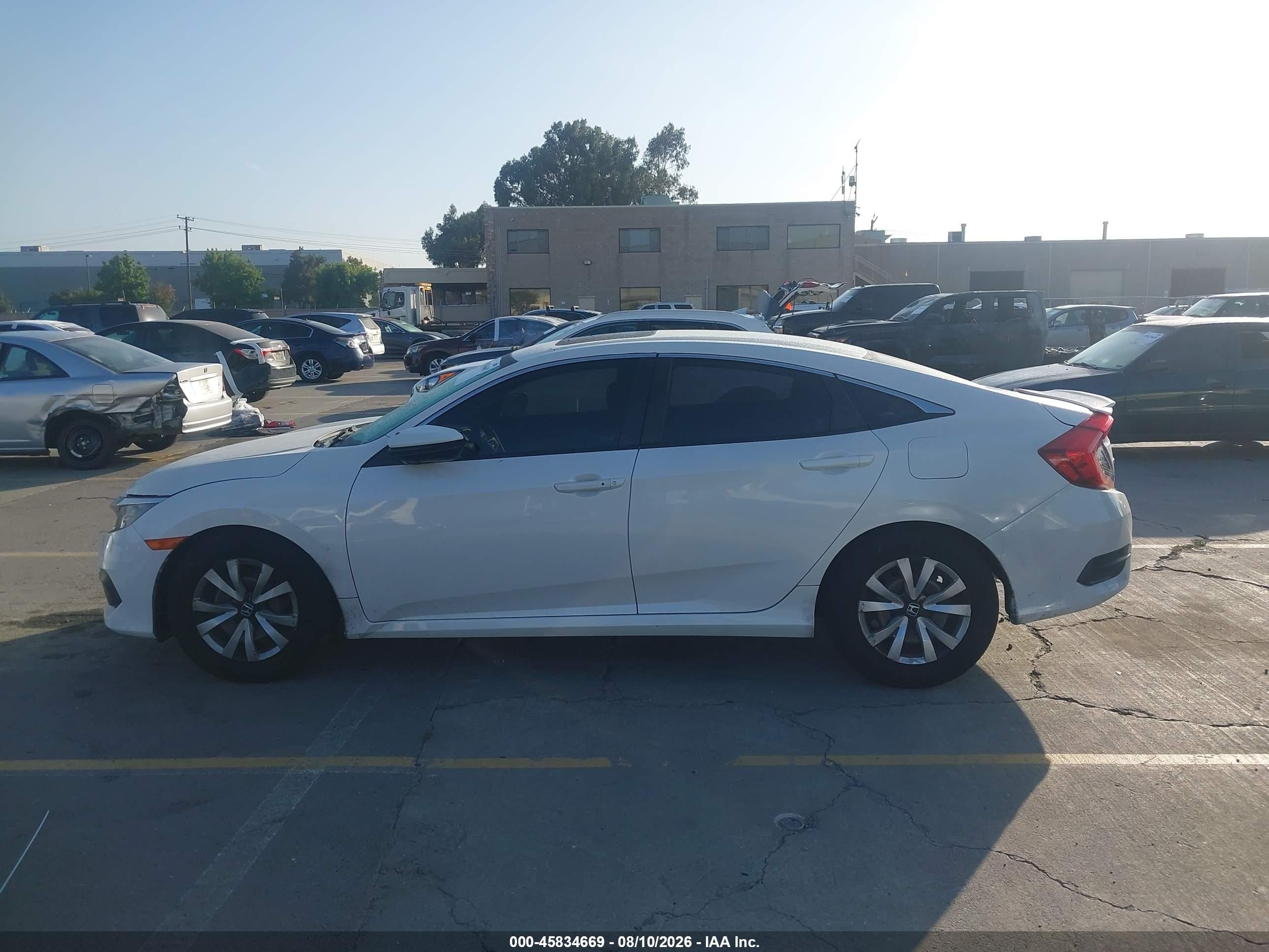2016 Honda Civic Ex Белый vin: 19XFC2F73GE215391