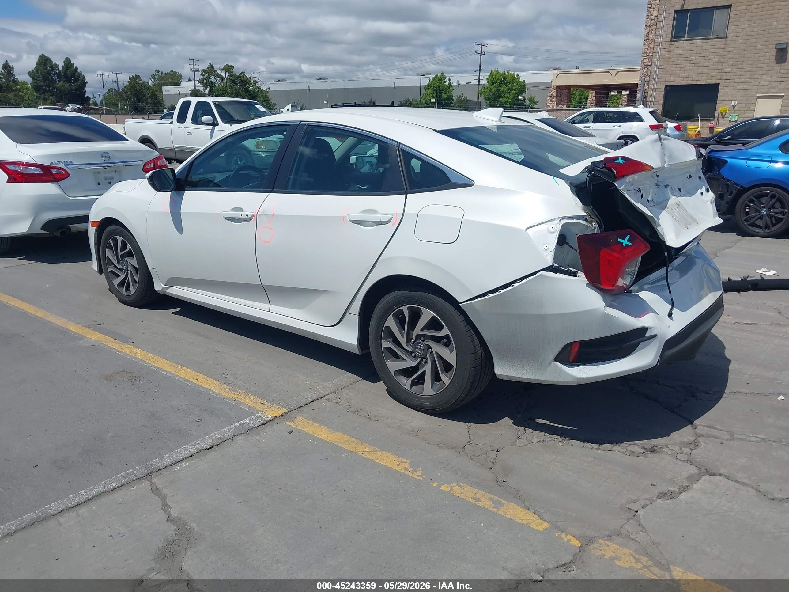 2017 Honda Civic Ex Белый vin: 19XFC2F73HE227266