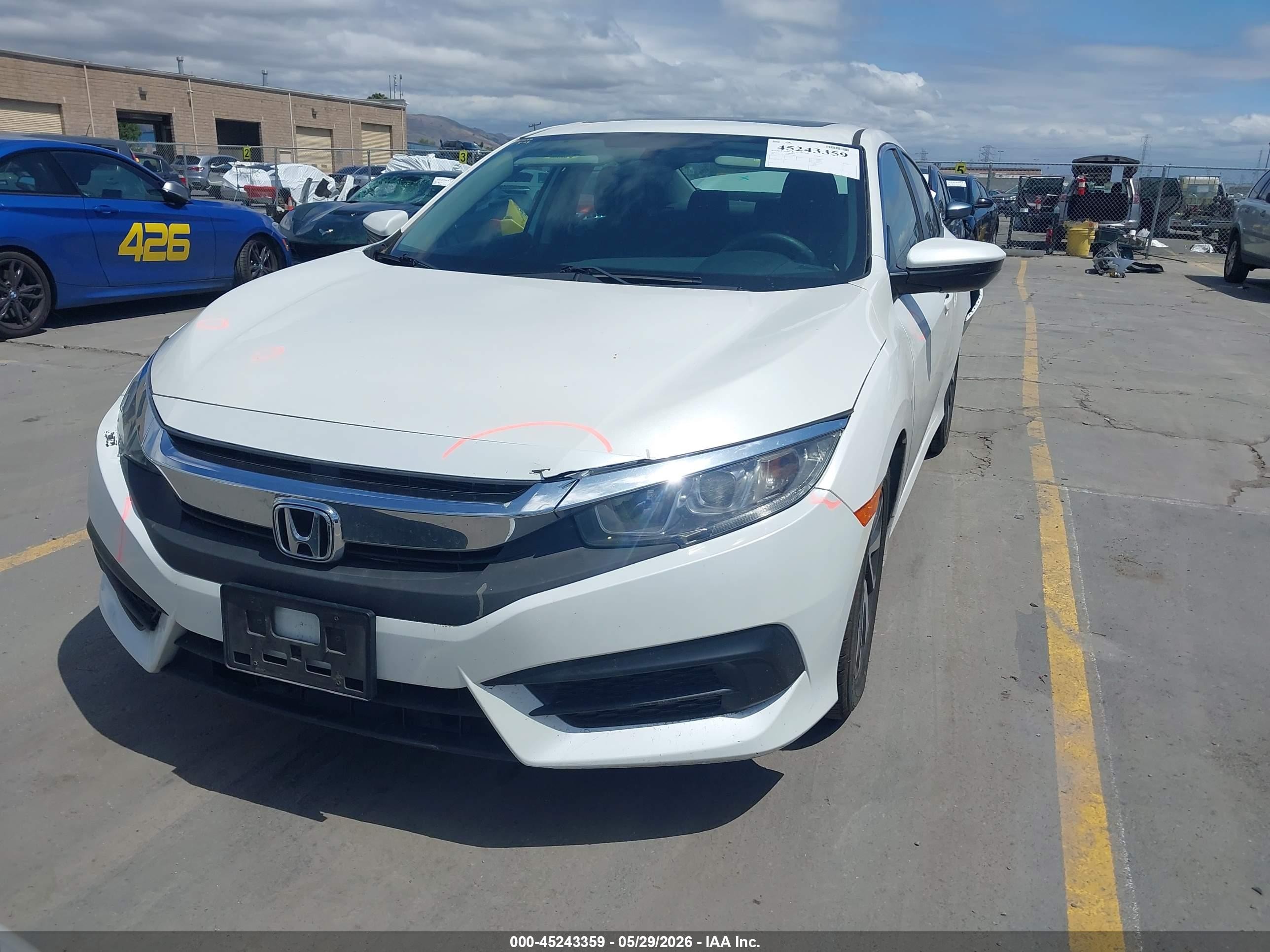 2017 Honda Civic Ex Белый vin: 19XFC2F73HE227266