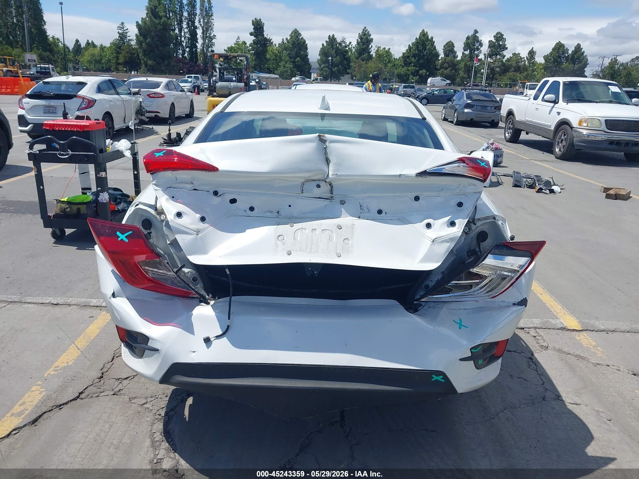 2017 Honda Civic Ex Белый vin: 19XFC2F73HE227266