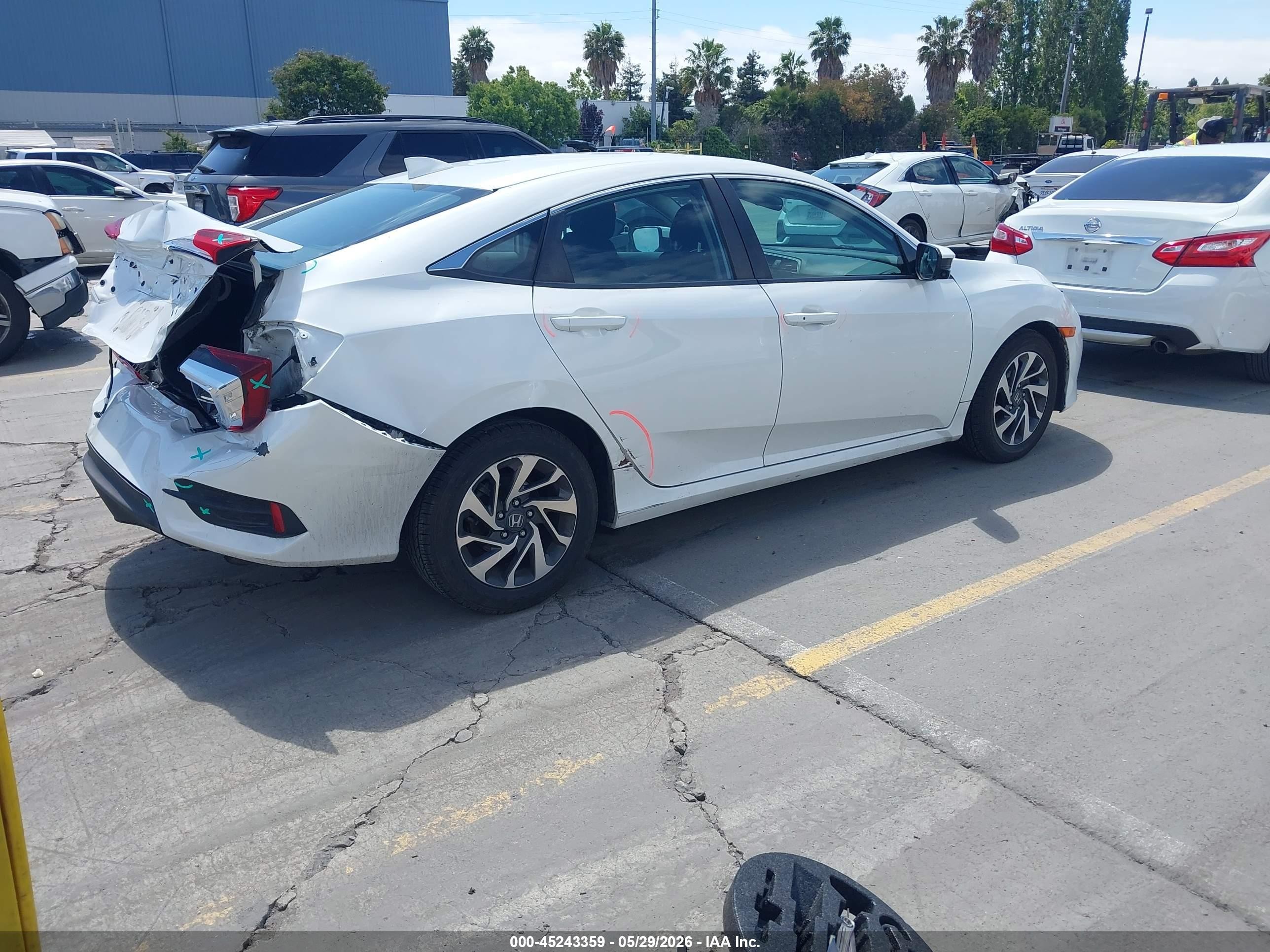 2017 Honda Civic Ex Белый vin: 19XFC2F73HE227266