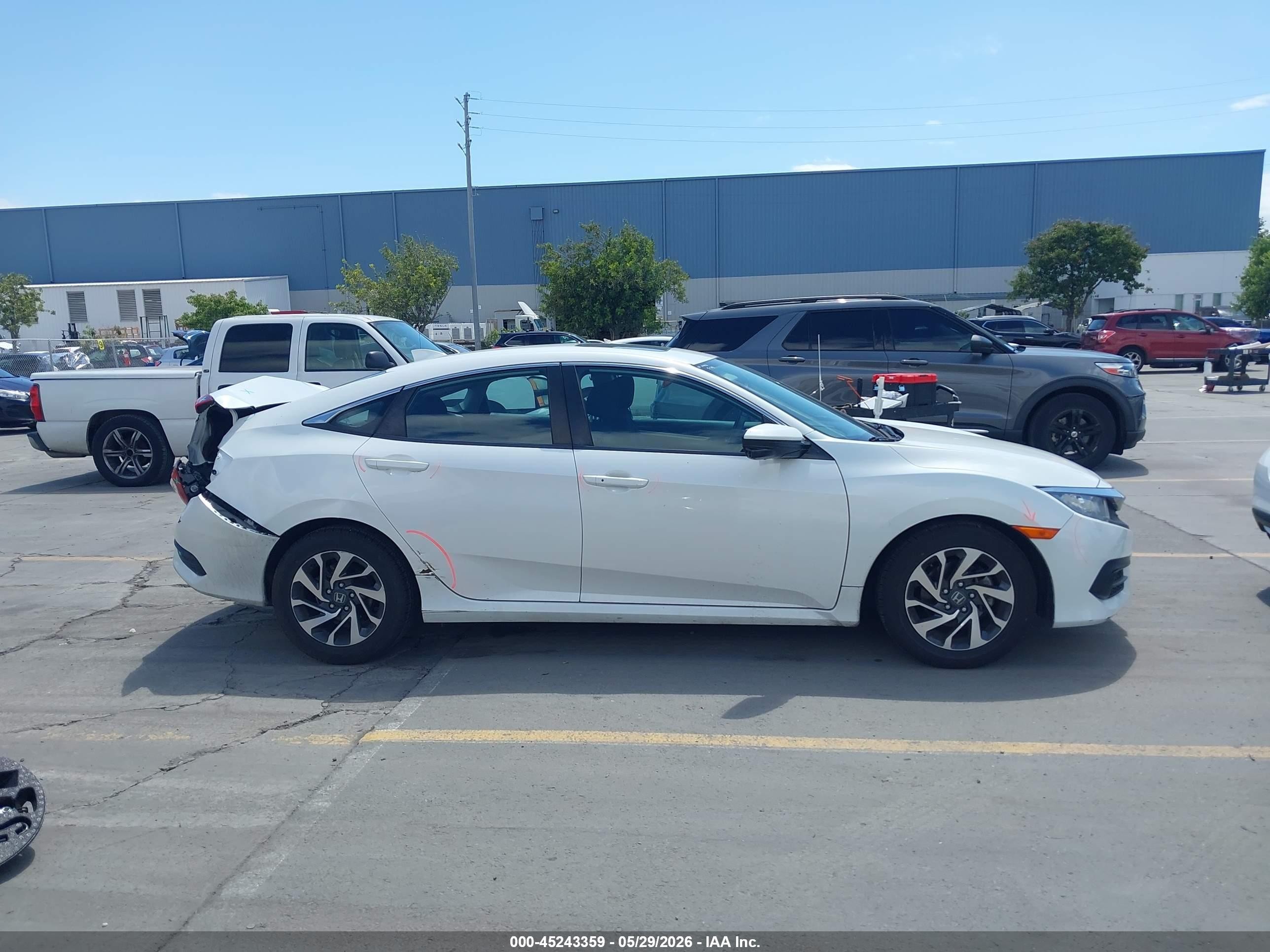 2017 Honda Civic Ex Белый vin: 19XFC2F73HE227266