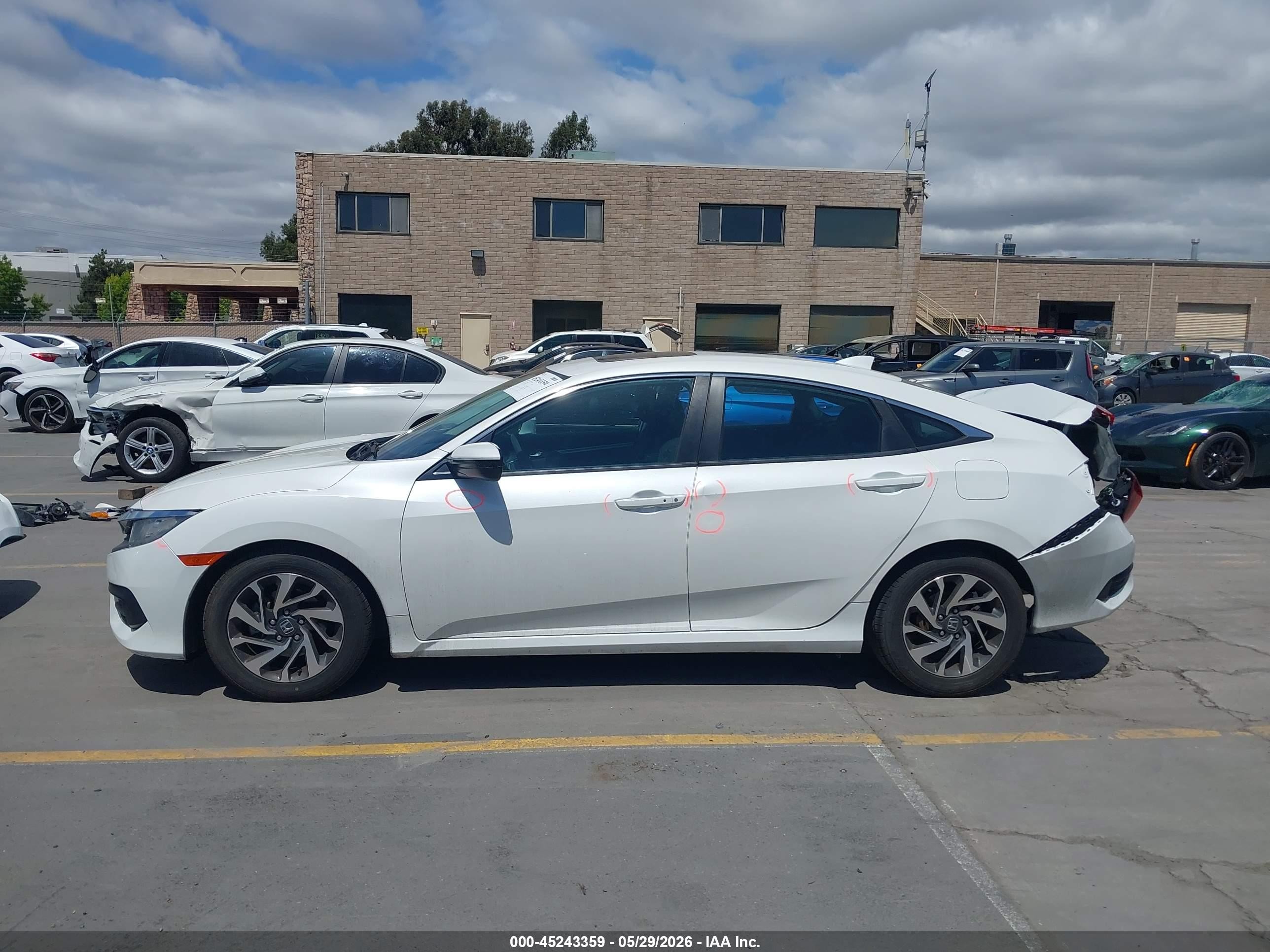 2017 Honda Civic Ex Белый vin: 19XFC2F73HE227266