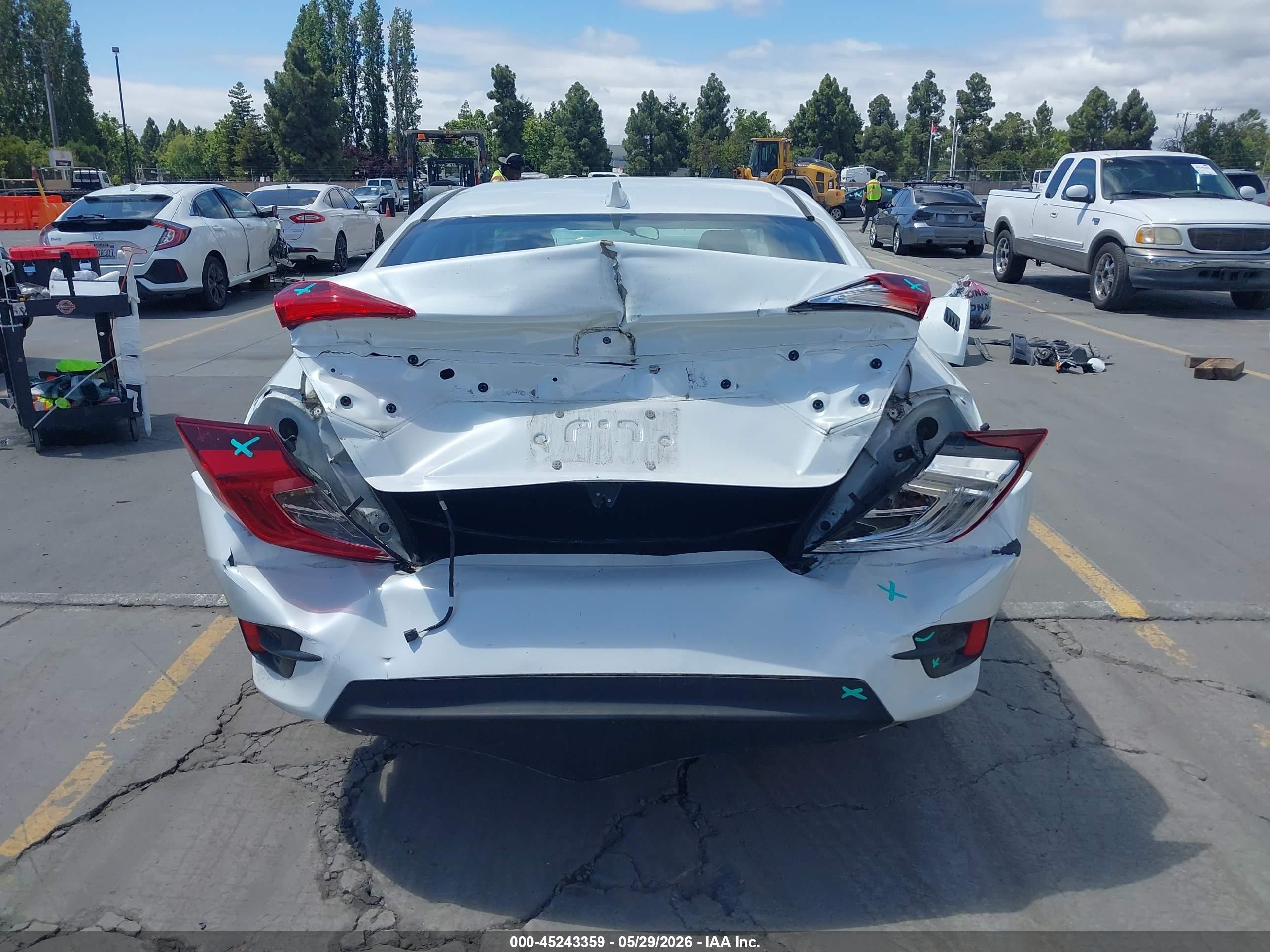 2017 Honda Civic Ex Белый vin: 19XFC2F73HE227266