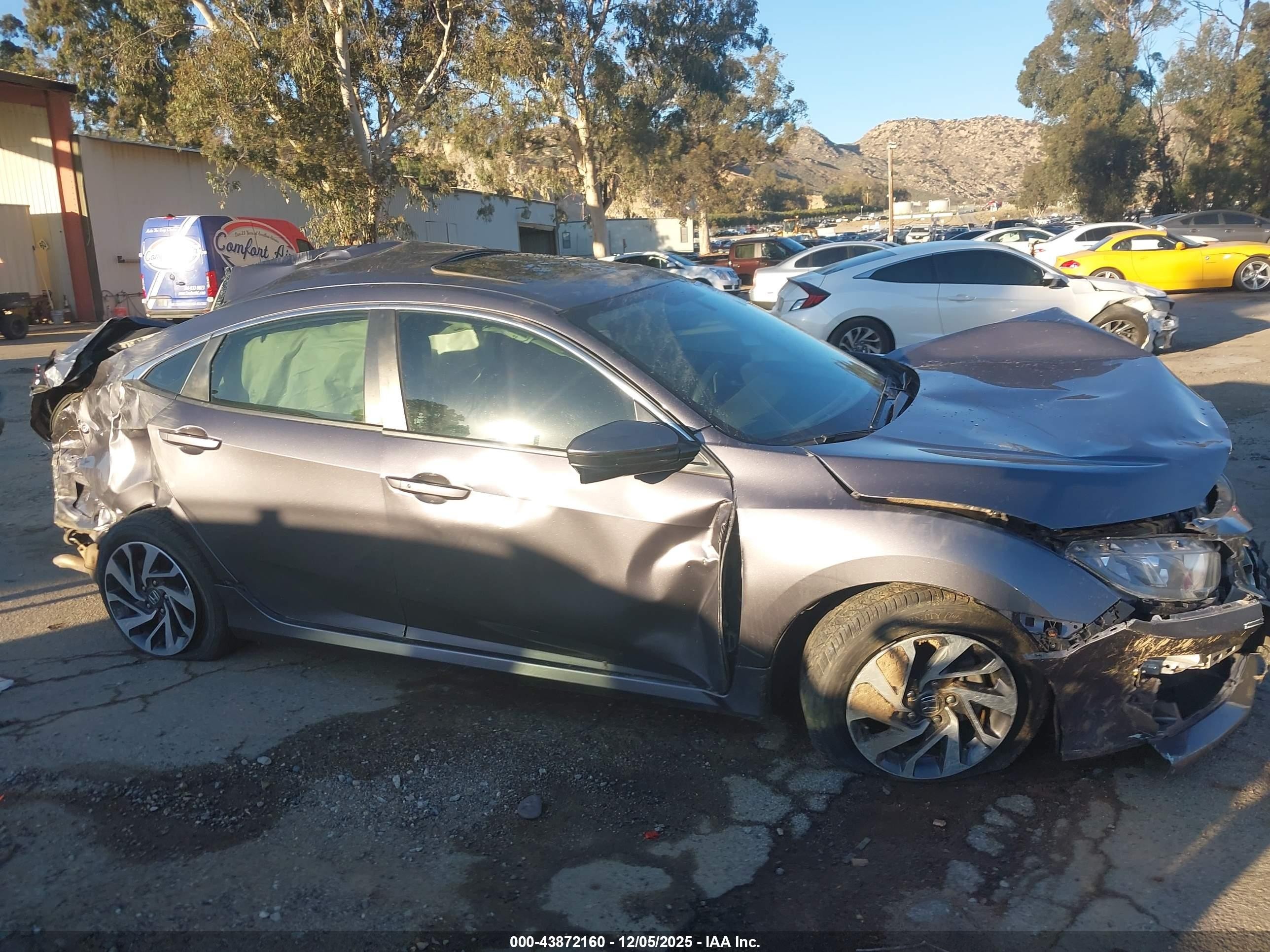 2018 Honda Civic Ex Gray vin: 19XFC2F73JE009415