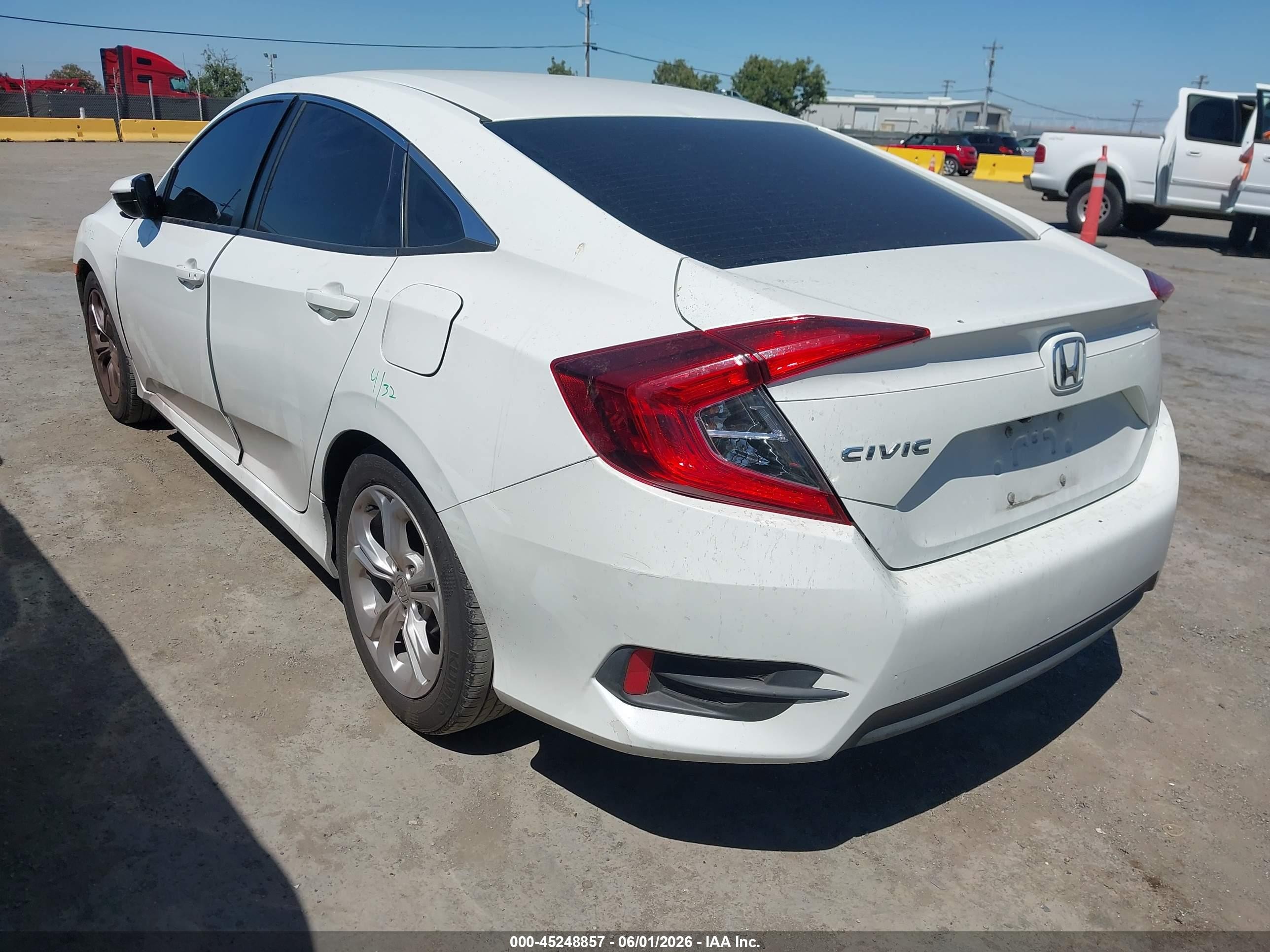 2016 Honda Civic Ex Белый vin: 19XFC2F74GE203833