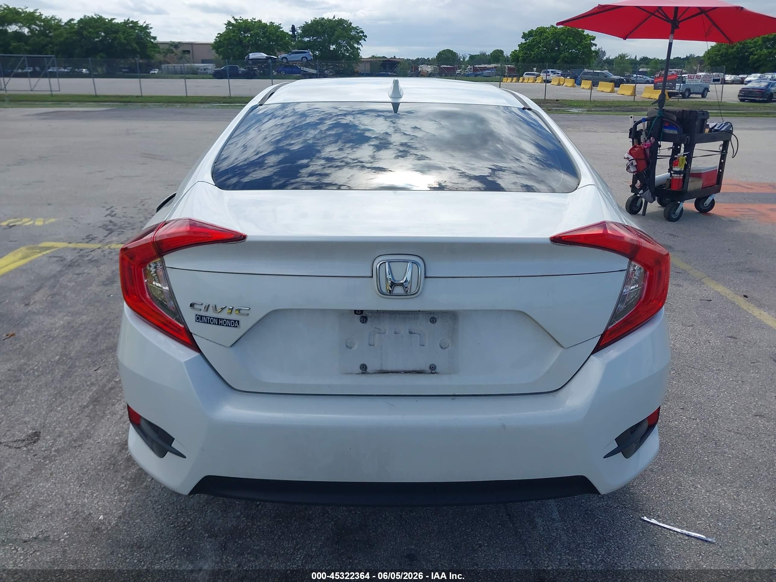 2017 Honda Civic Ex White vin: 19XFC2F76HE207223