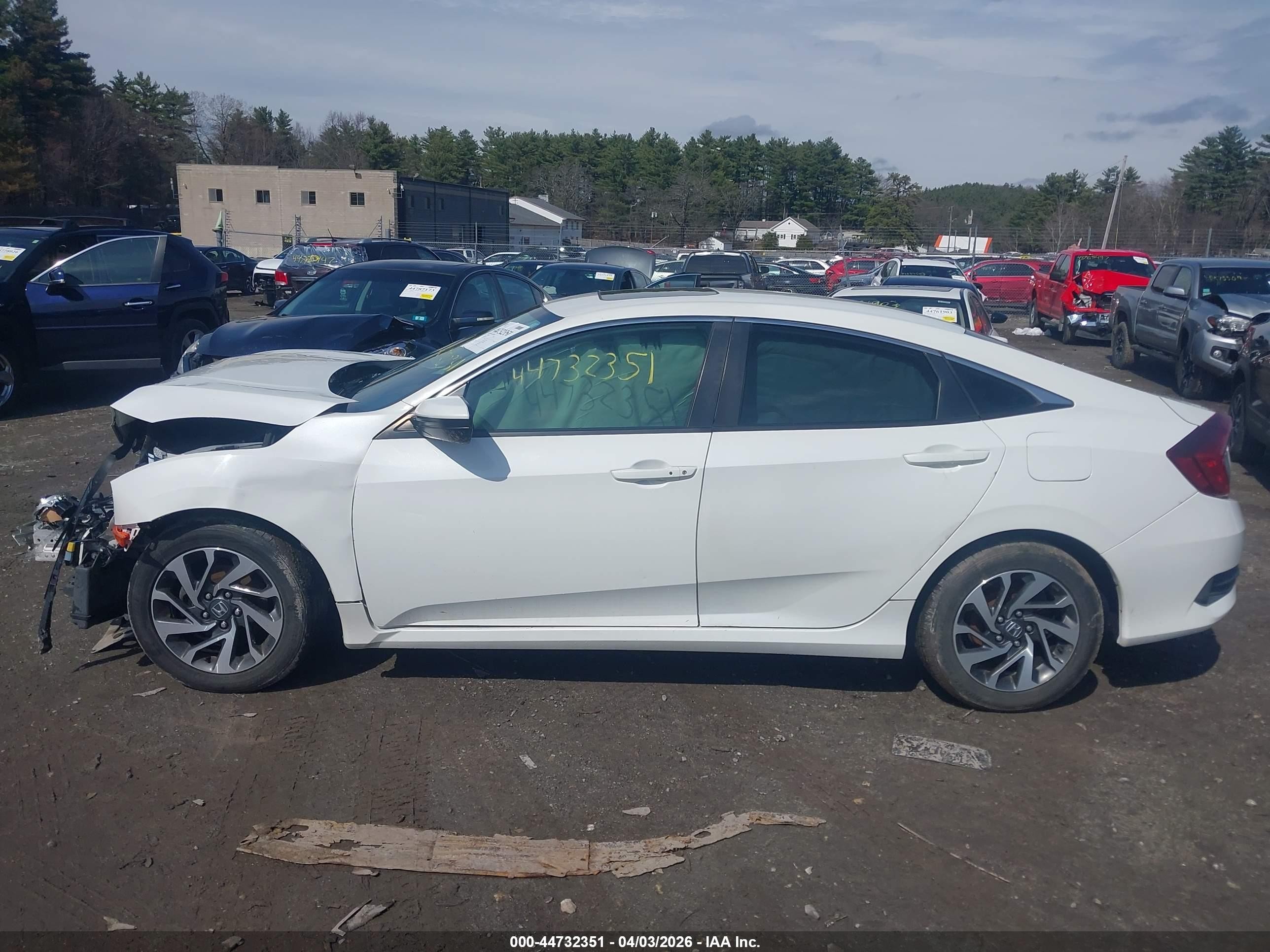 2016 Honda Civic Ex Белый vin: 19XFC2F79GE070633