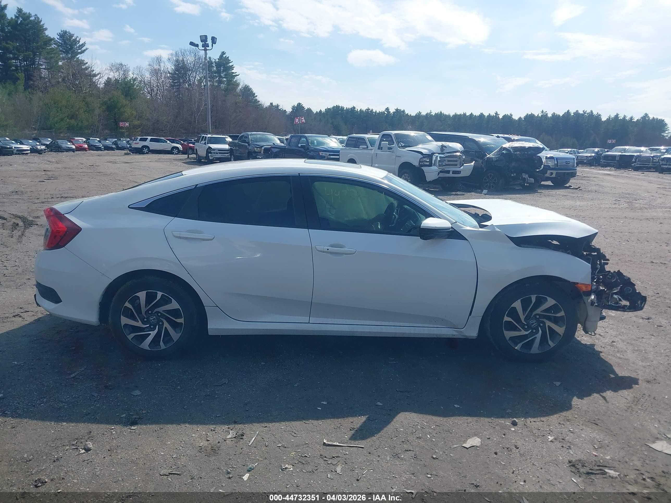 2016 Honda Civic Ex Белый vin: 19XFC2F79GE070633