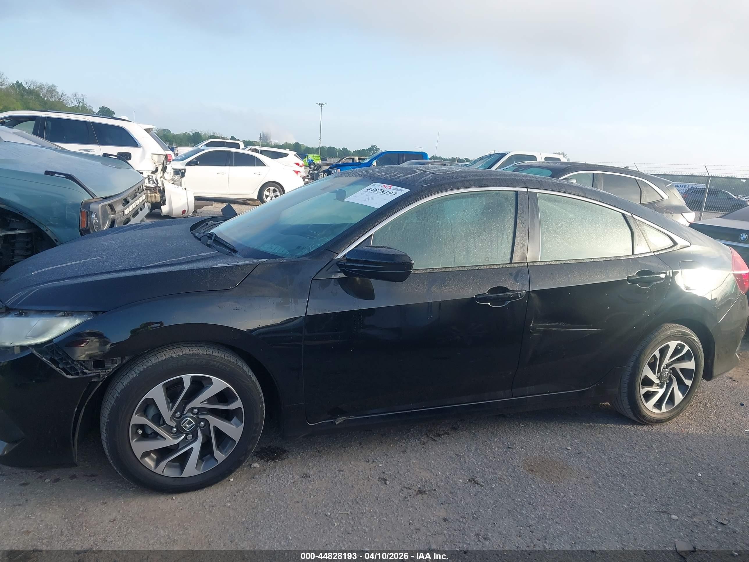 2017 Honda Civic Ex Черный vin: 19XFC2F79HE016749