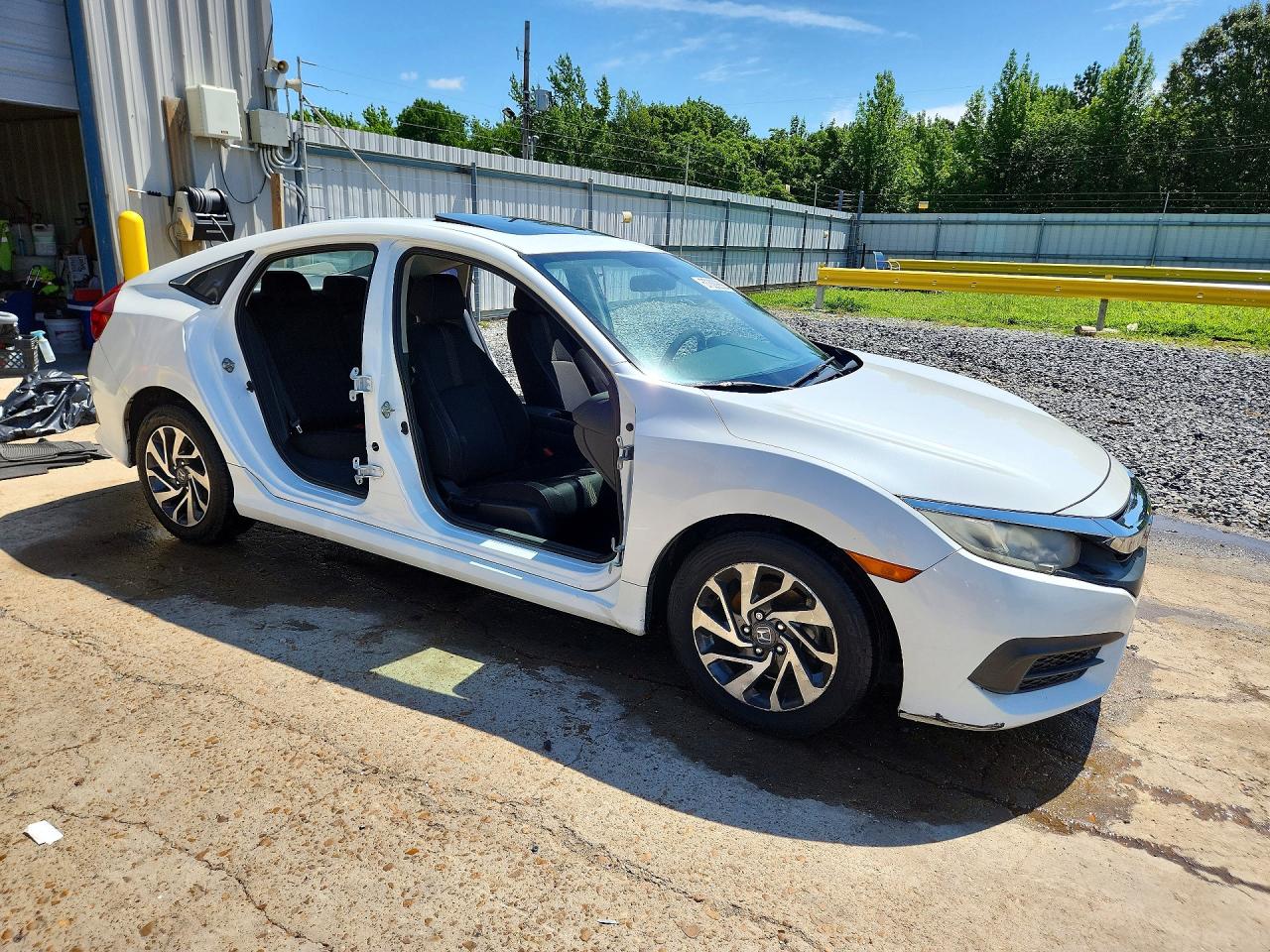 2017 Honda Civic Ex White vin: 19XFC2F7XHE047332