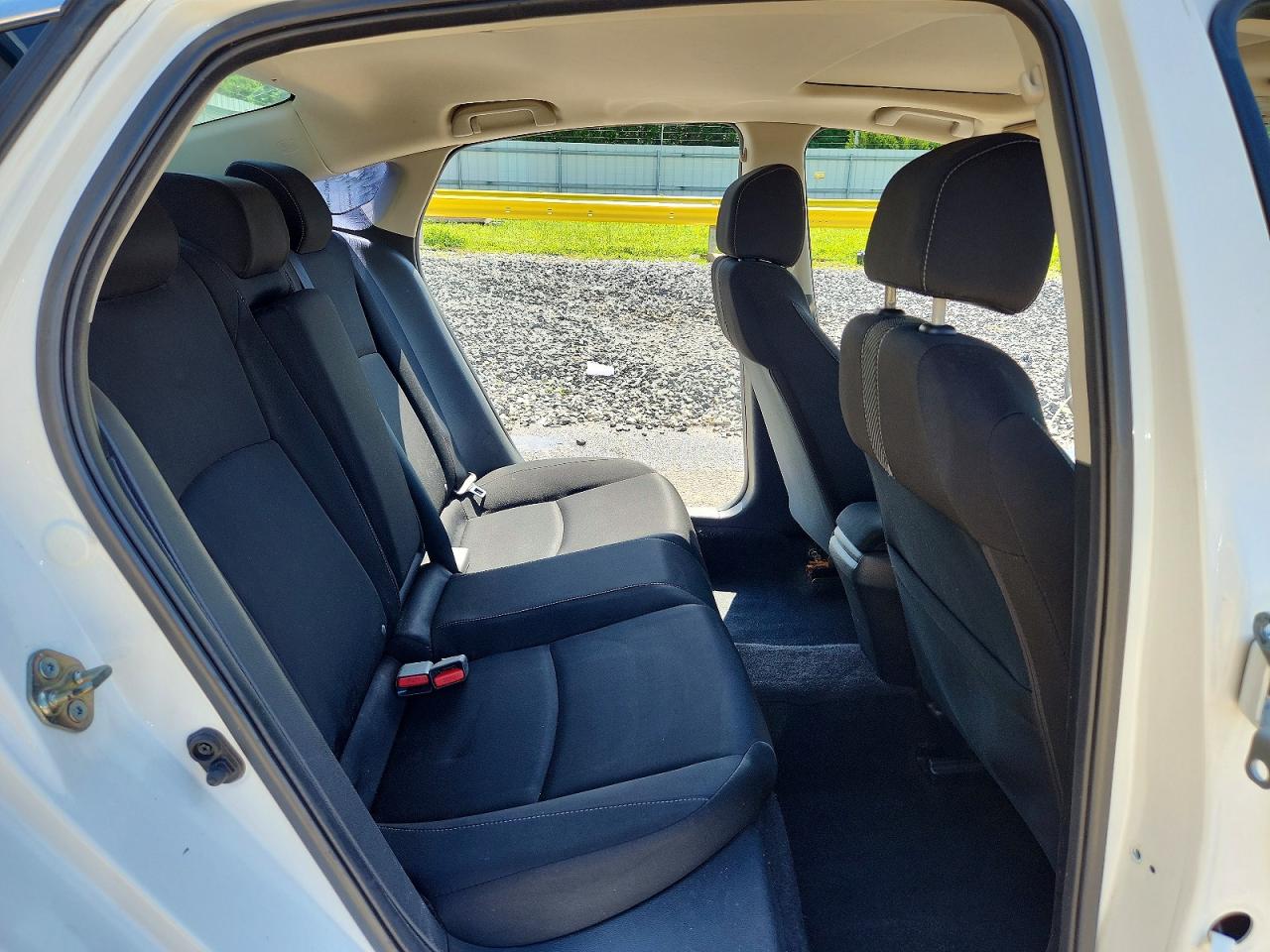 2017 Honda Civic Ex White vin: 19XFC2F7XHE047332