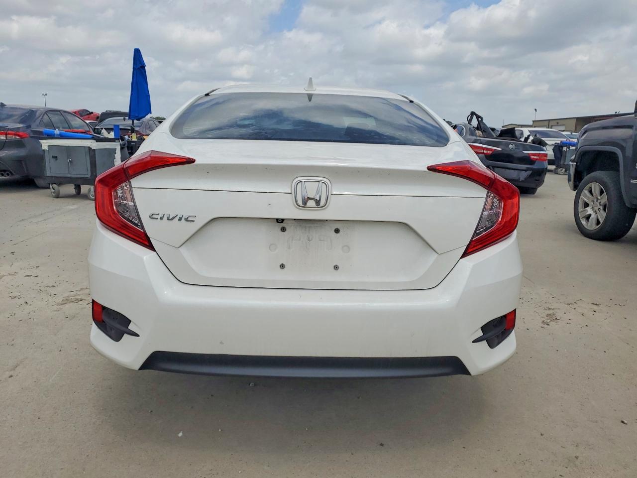 2018 Honda Civic Ex White vin: 19XFC2F84JE012252